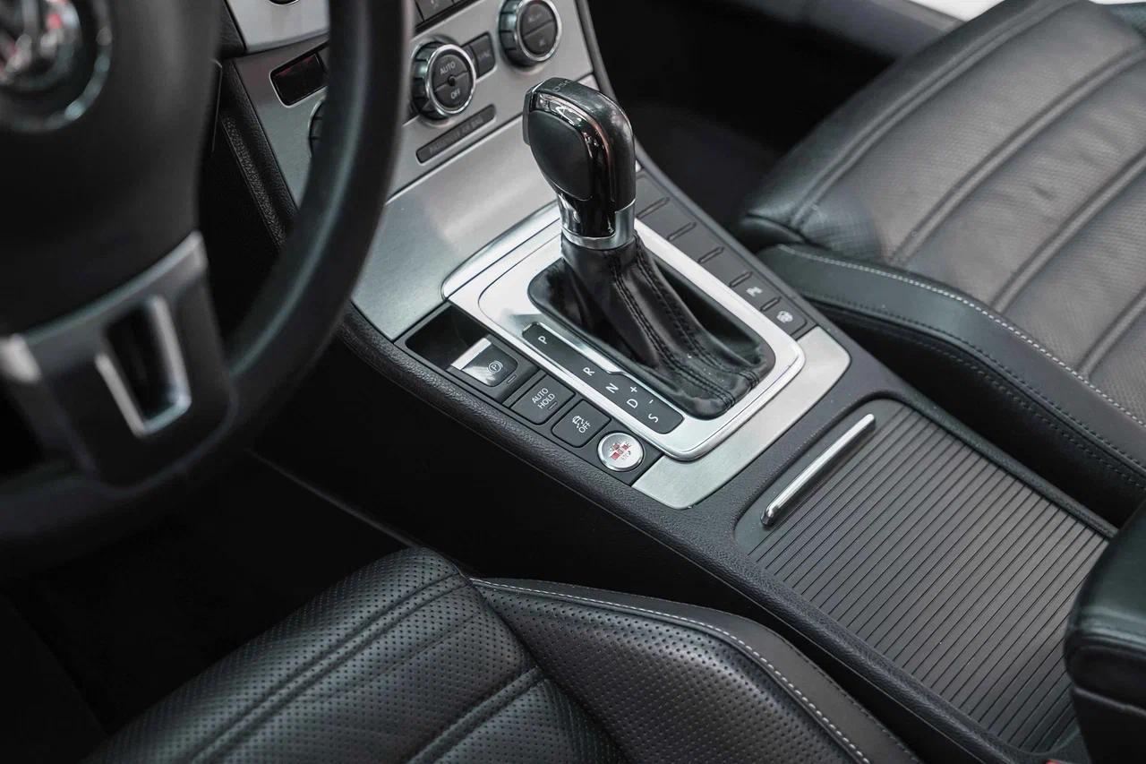 Volkswagen Passat CC 2012, белый, ДЦ Орехово