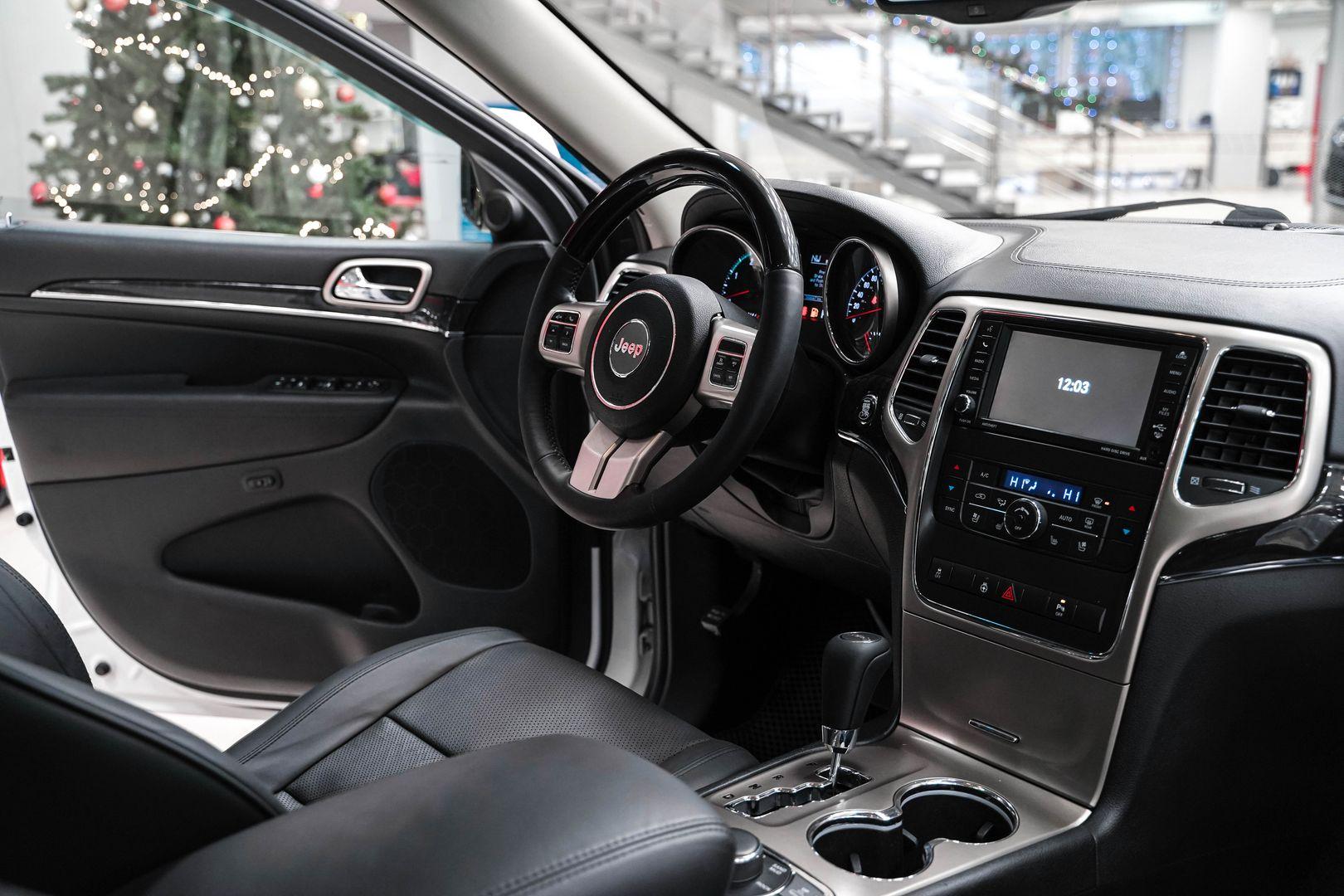 Jeep Grand Cherokee 2012, белый, ДЦ Орехово