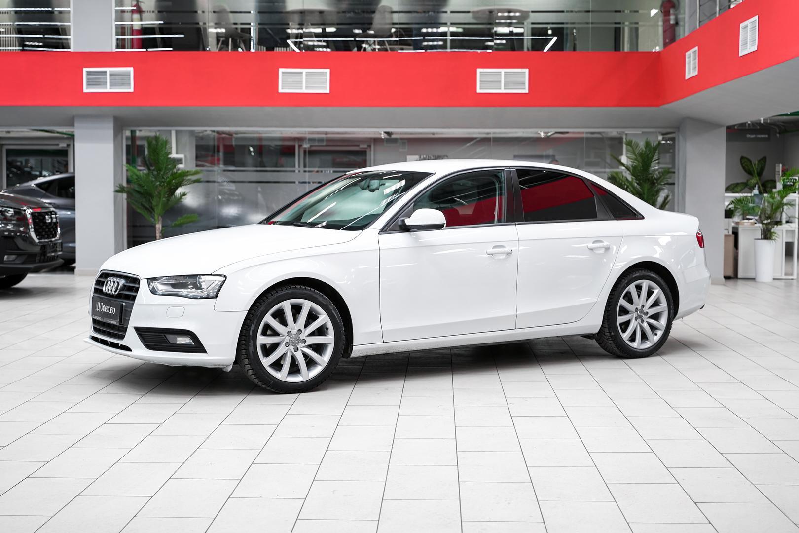 Audi A4 2015, белый, ДЦ Орехово
