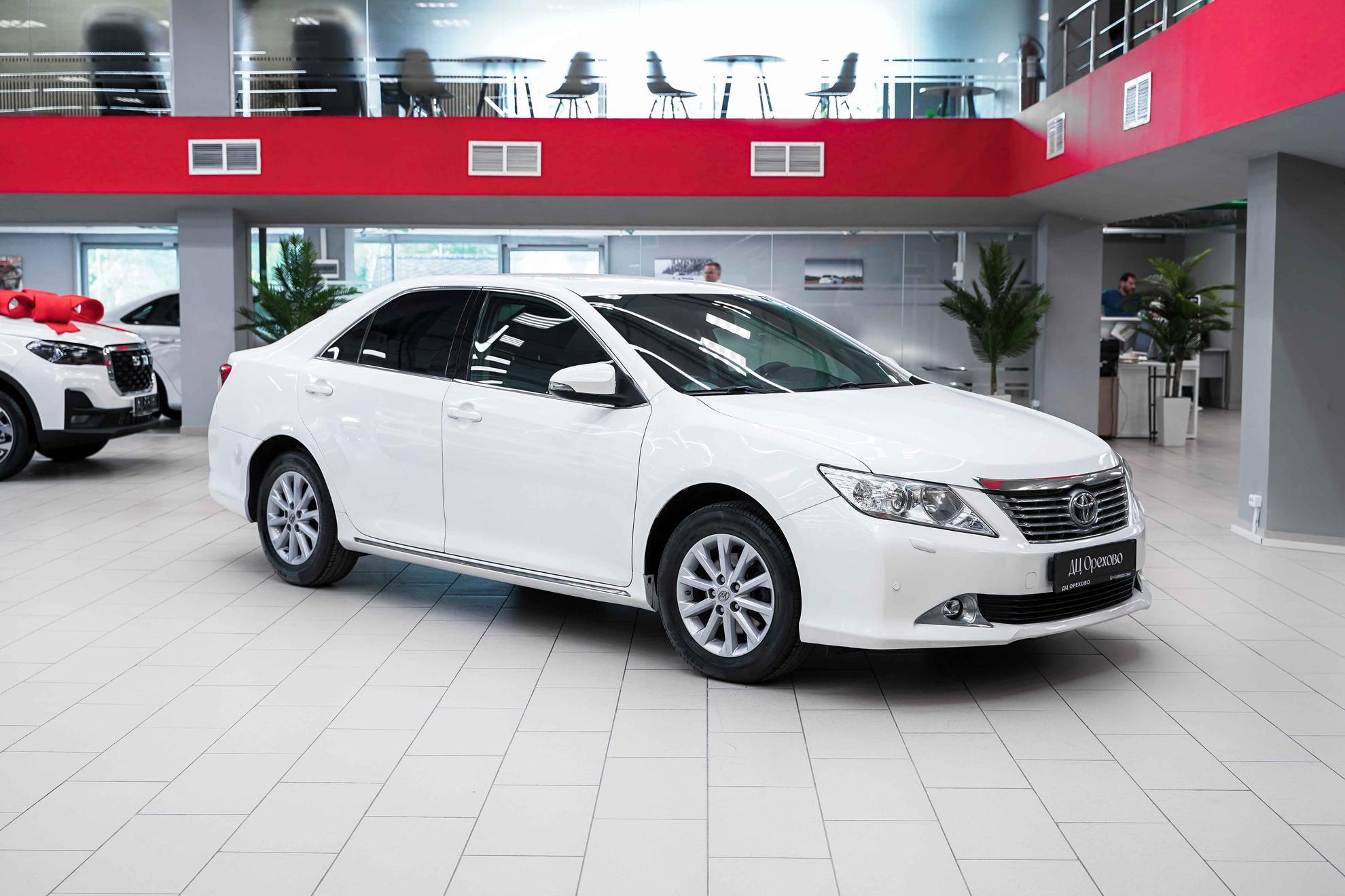 Toyota Camry 2014, белый, ДЦ Орехово