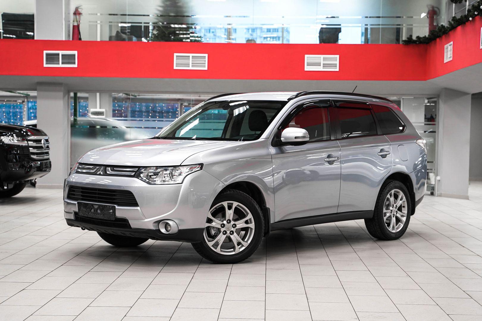 Mitsubishi Outlander 2012, серебряный, ДЦ Орехово