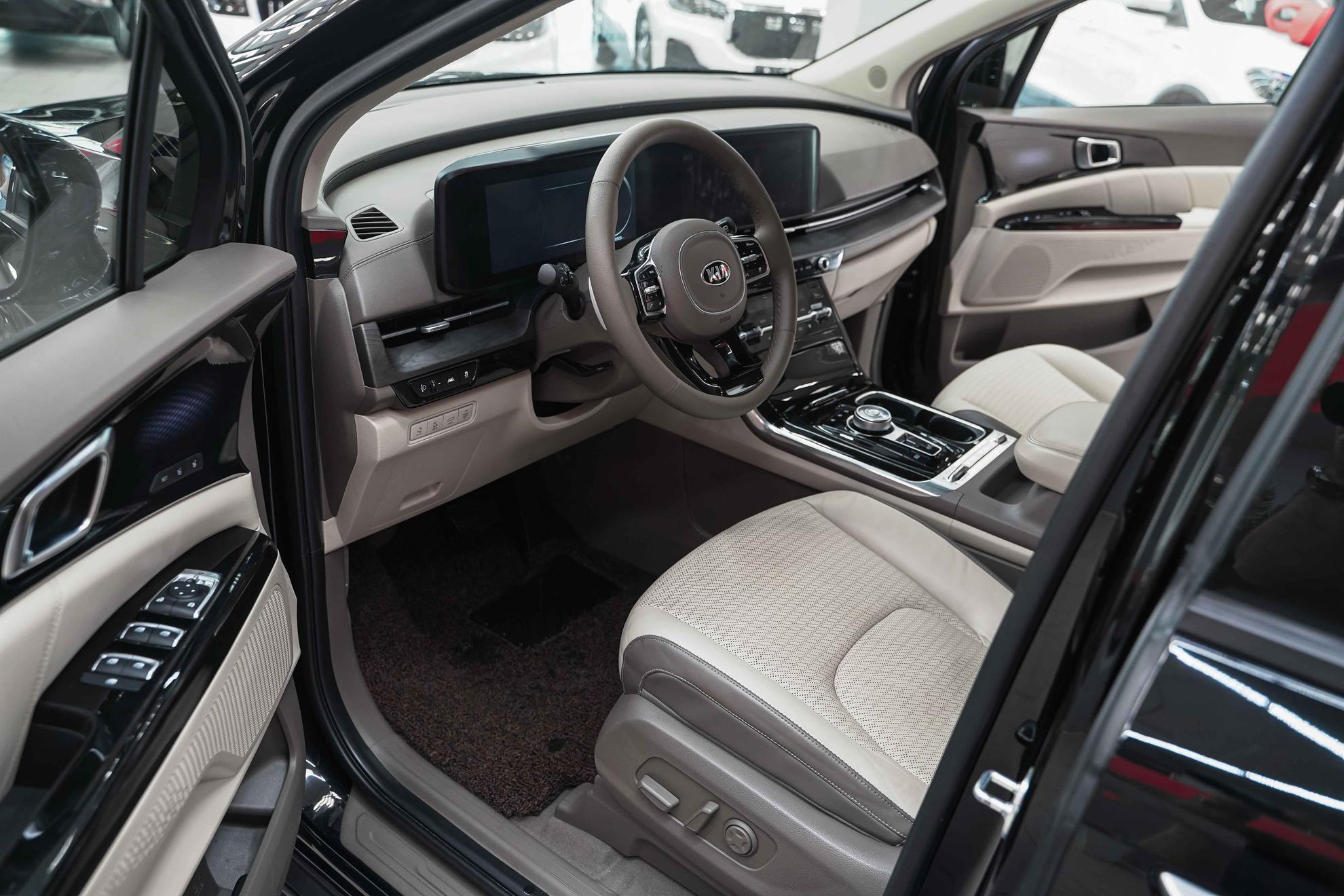Kia Carnival 2021, черный, ДЦ Орехово