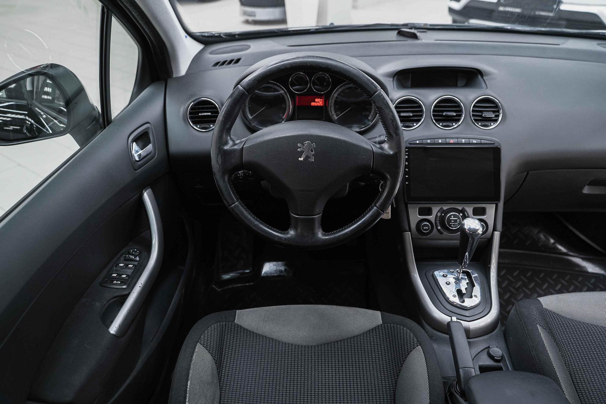 Peugeot 308 2010, черный, ДЦ Орехово