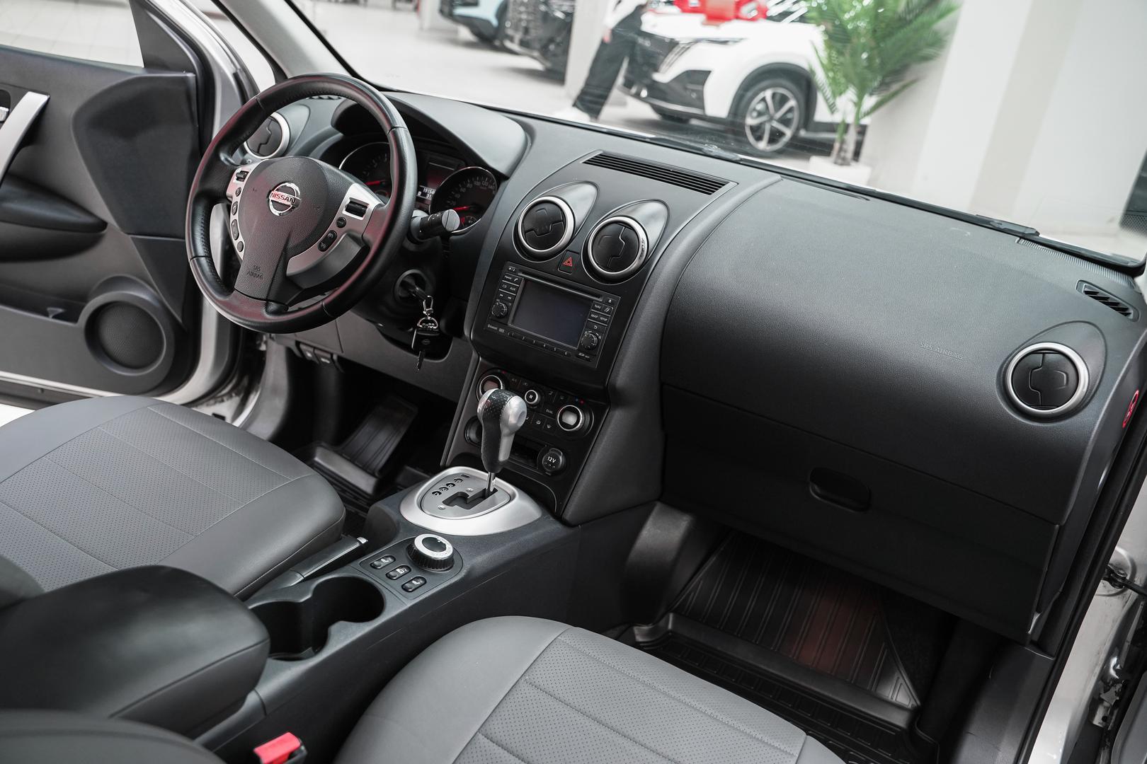 Nissan Qashqai 2010, серебряный, ДЦ Орехово