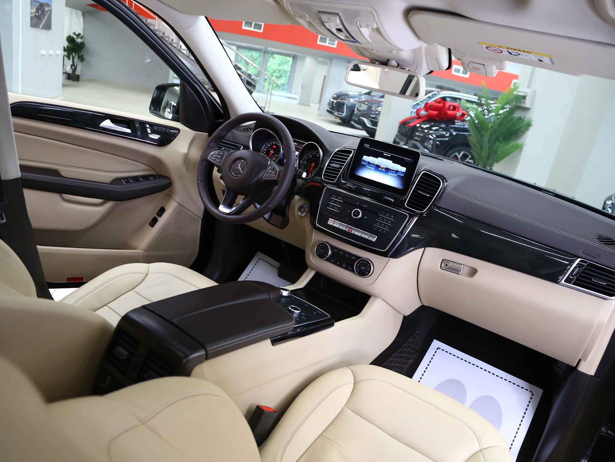 Mercedes-Benz GLS 2018, черный, ДЦ Орехово