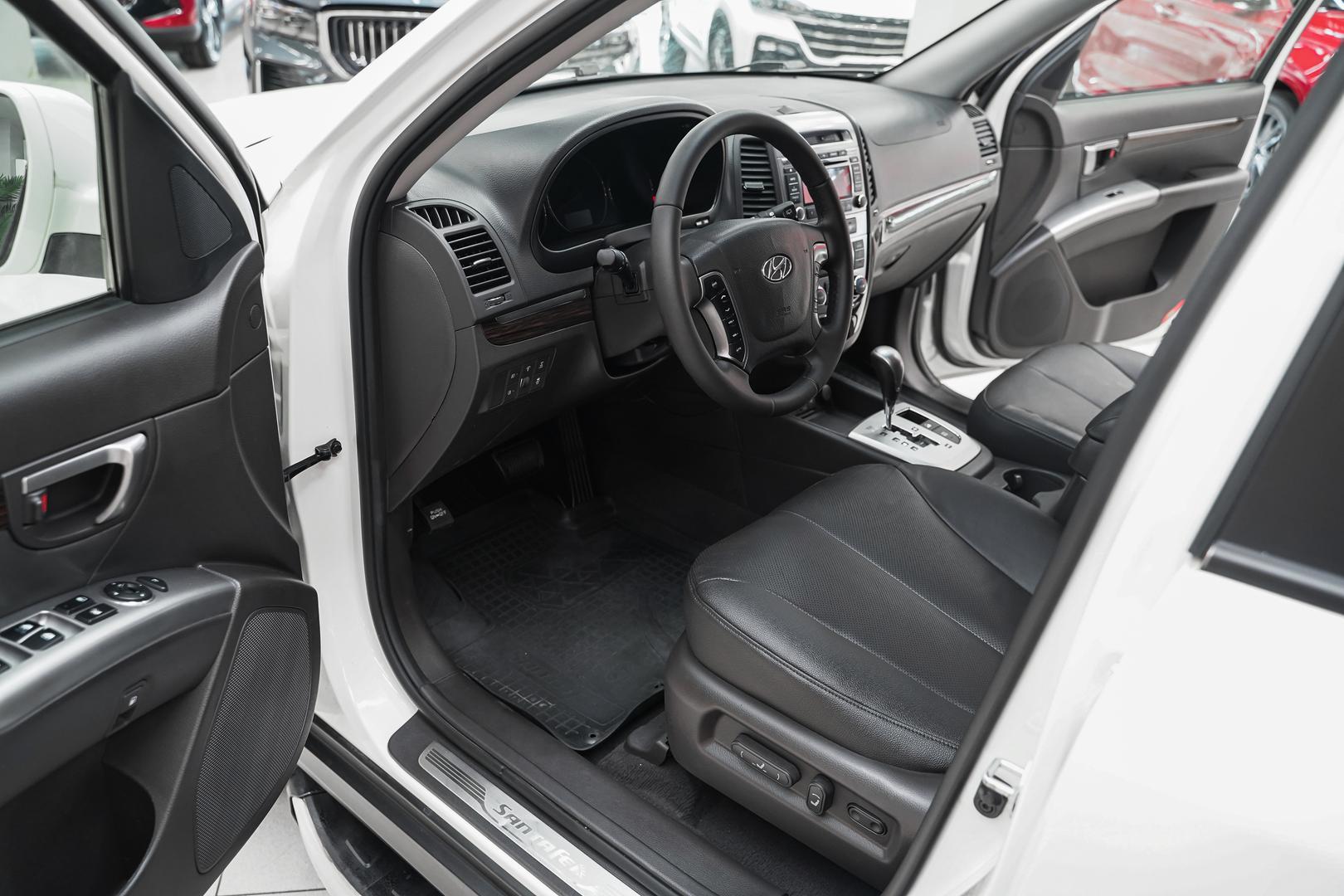 Hyundai Santa Fe 2012, белый, ДЦ Орехово
