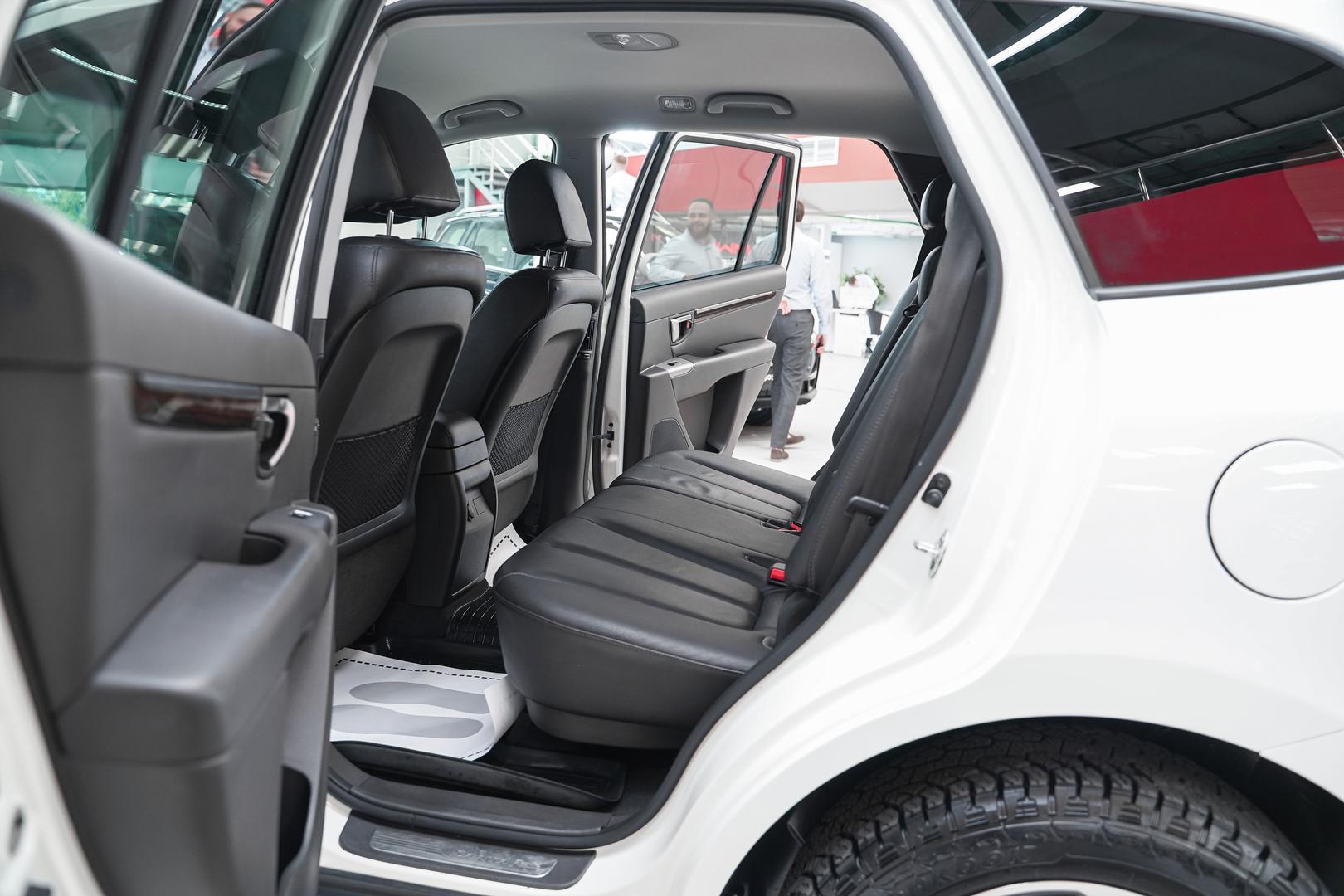 Hyundai Santa Fe 2011, белый, ДЦ Орехово