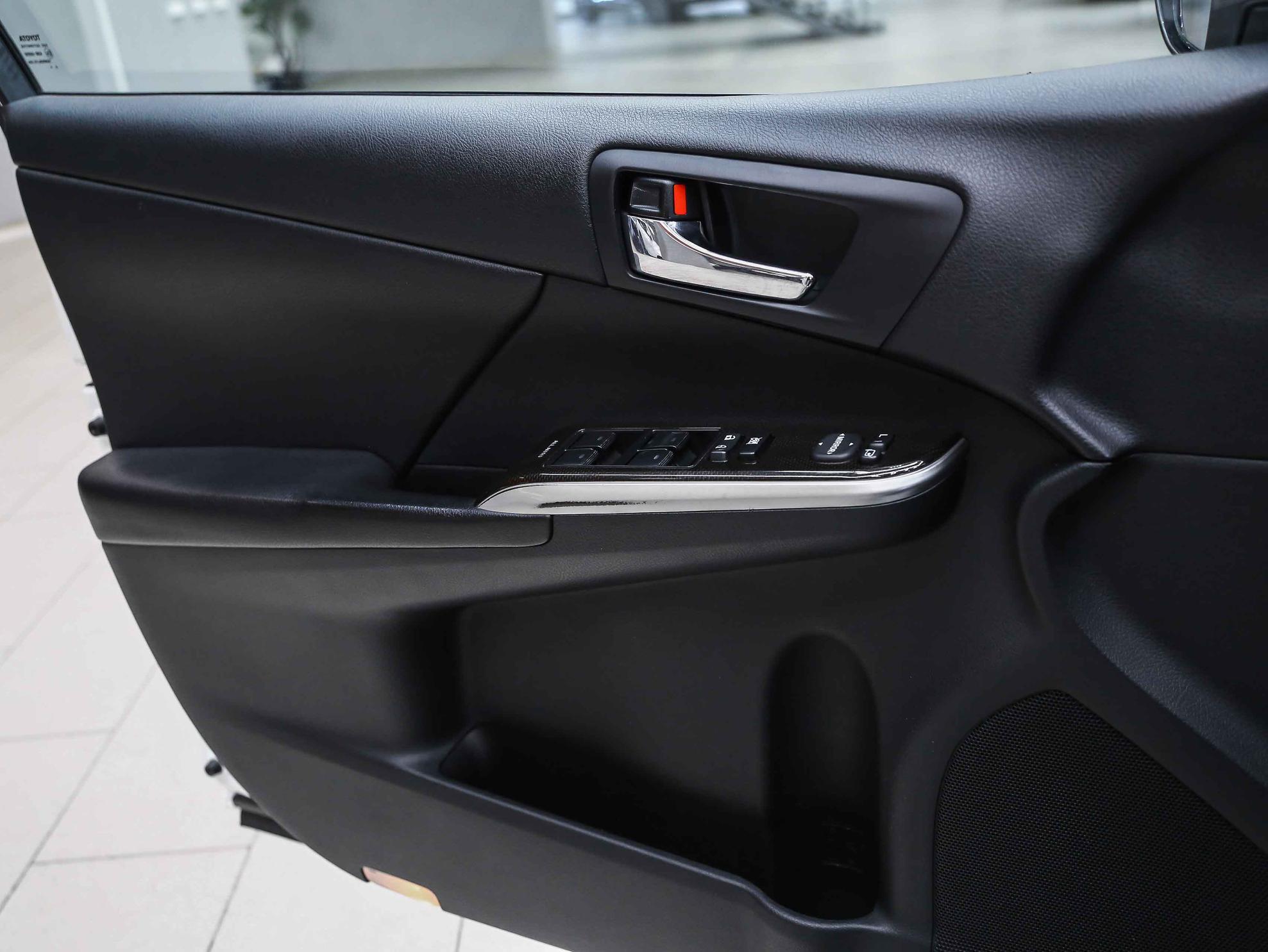 Toyota Camry 2015, белый, ДЦ Орехово