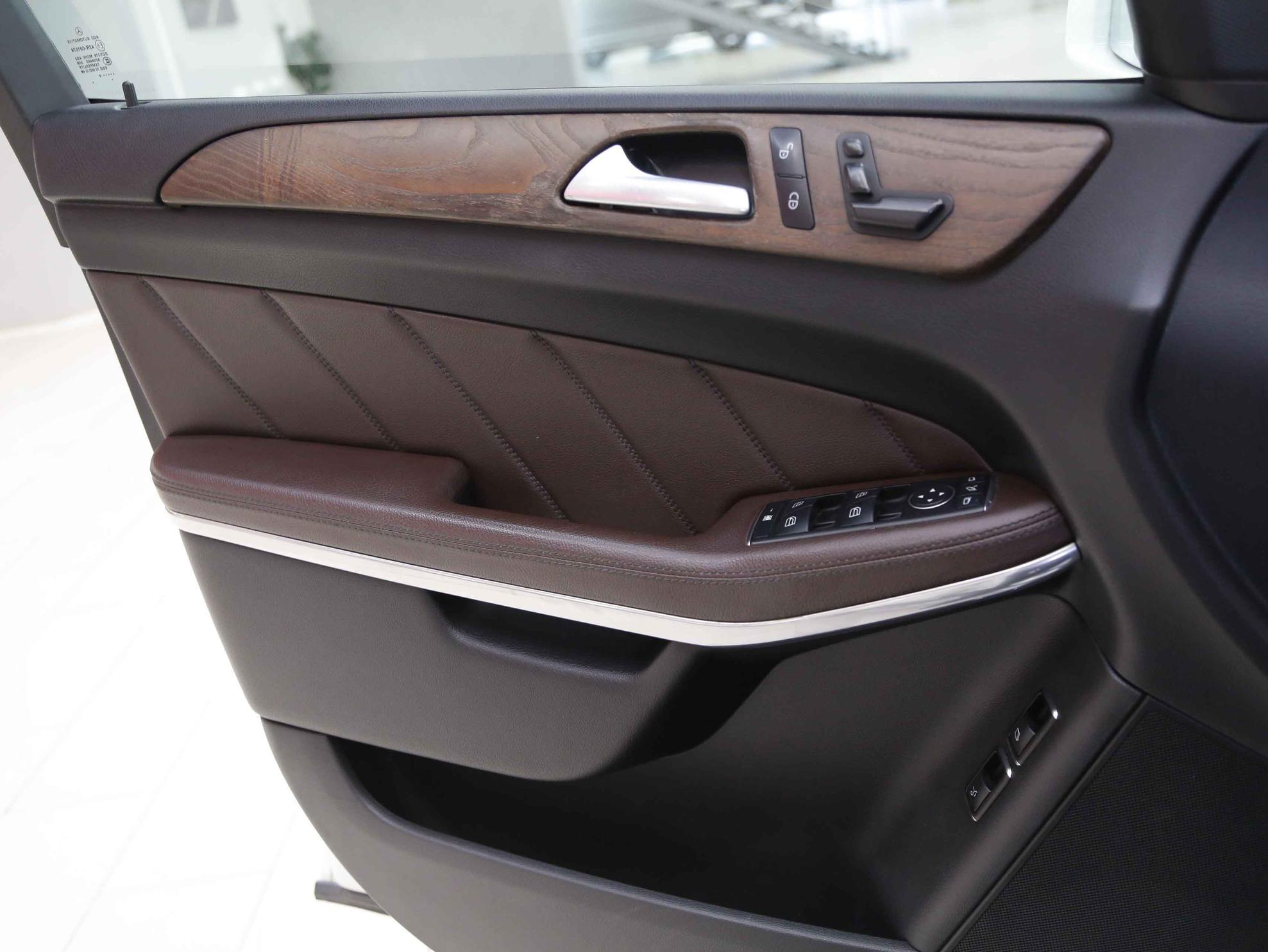 Mercedes-Benz GL-Класс 2013, белый, ДЦ Орехово