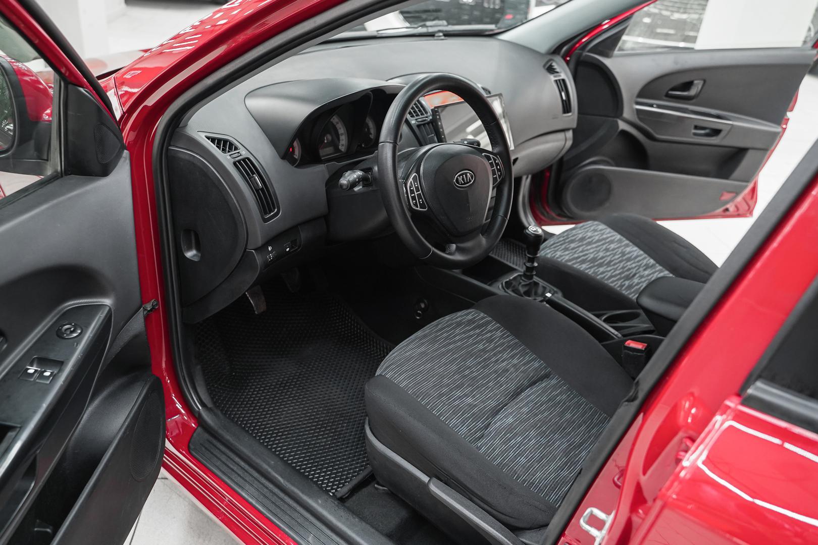 Kia Ceed 2008, красный, ДЦ Орехово