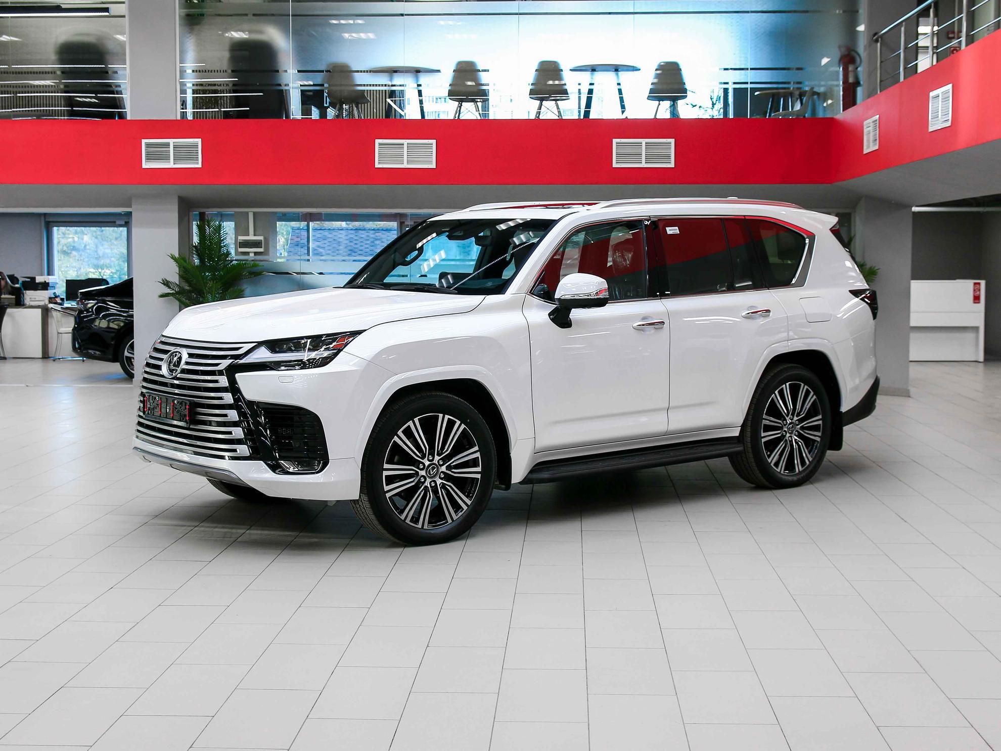 Lexus LX 2026, белый, ДЦ Орехово