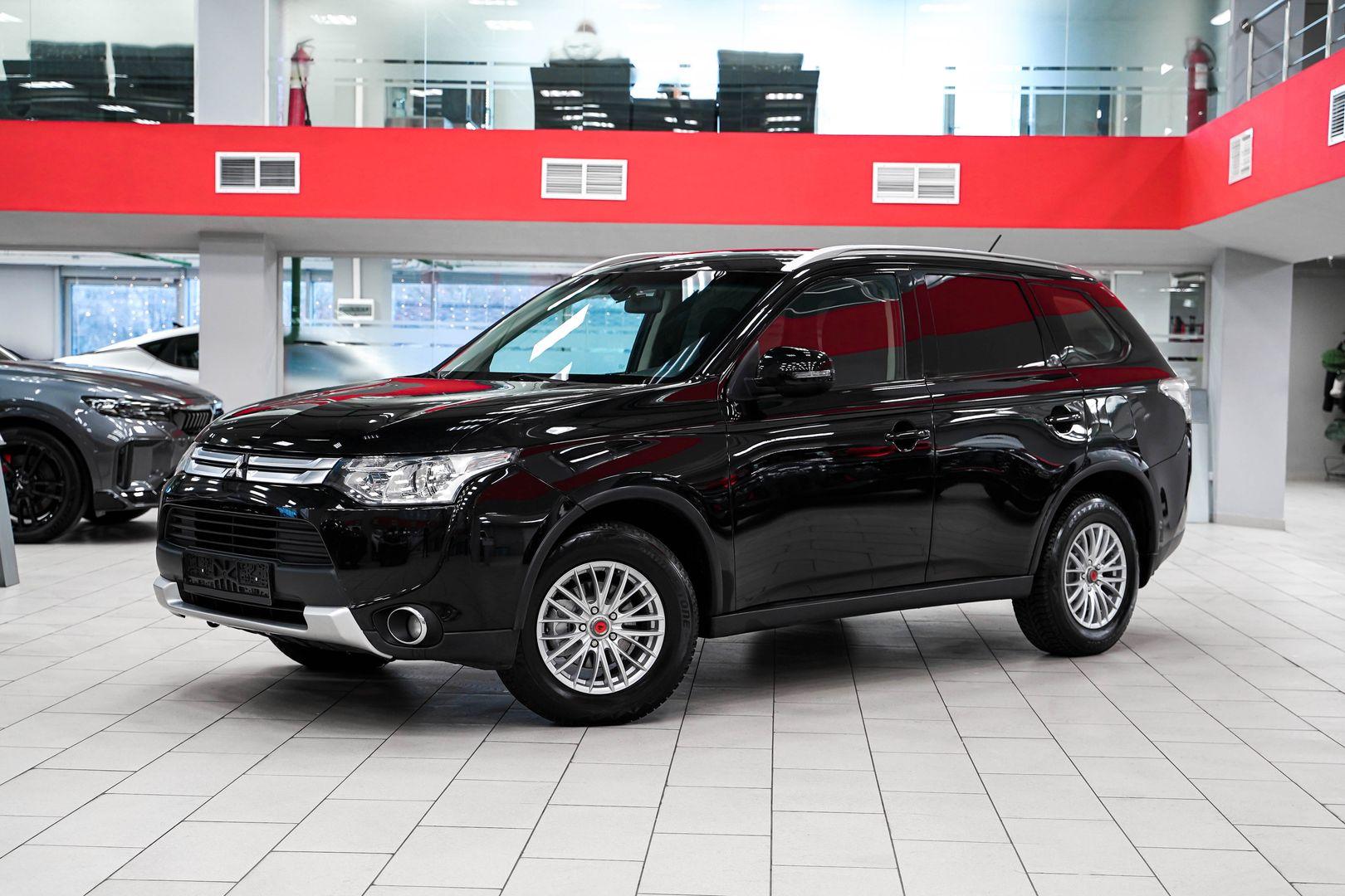 Mitsubishi Outlander 2014, черный, ДЦ Орехово