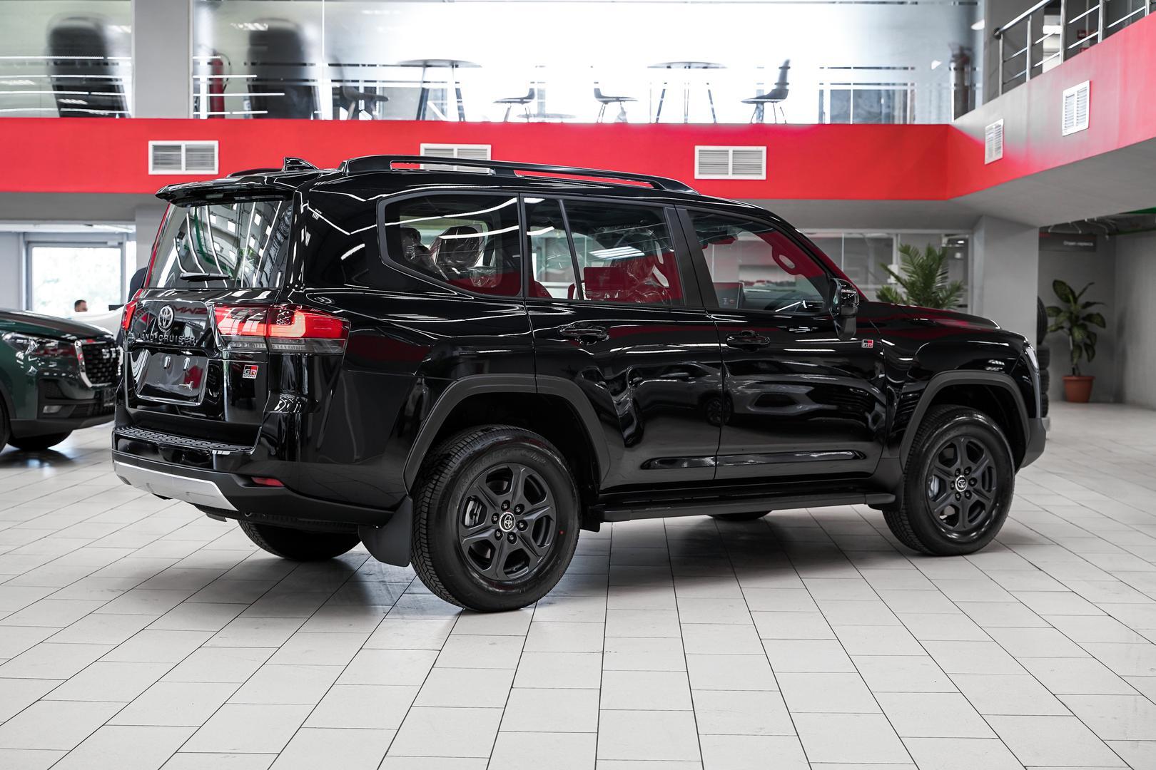 Toyota Land Cruiser 2025, черный, ДЦ Орехово