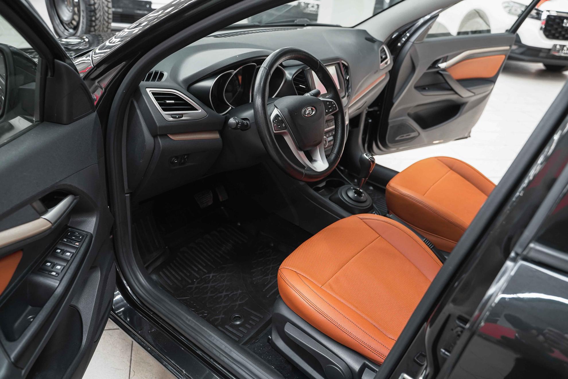 LADA (ВАЗ) Vesta 2017, черный, ДЦ Орехово