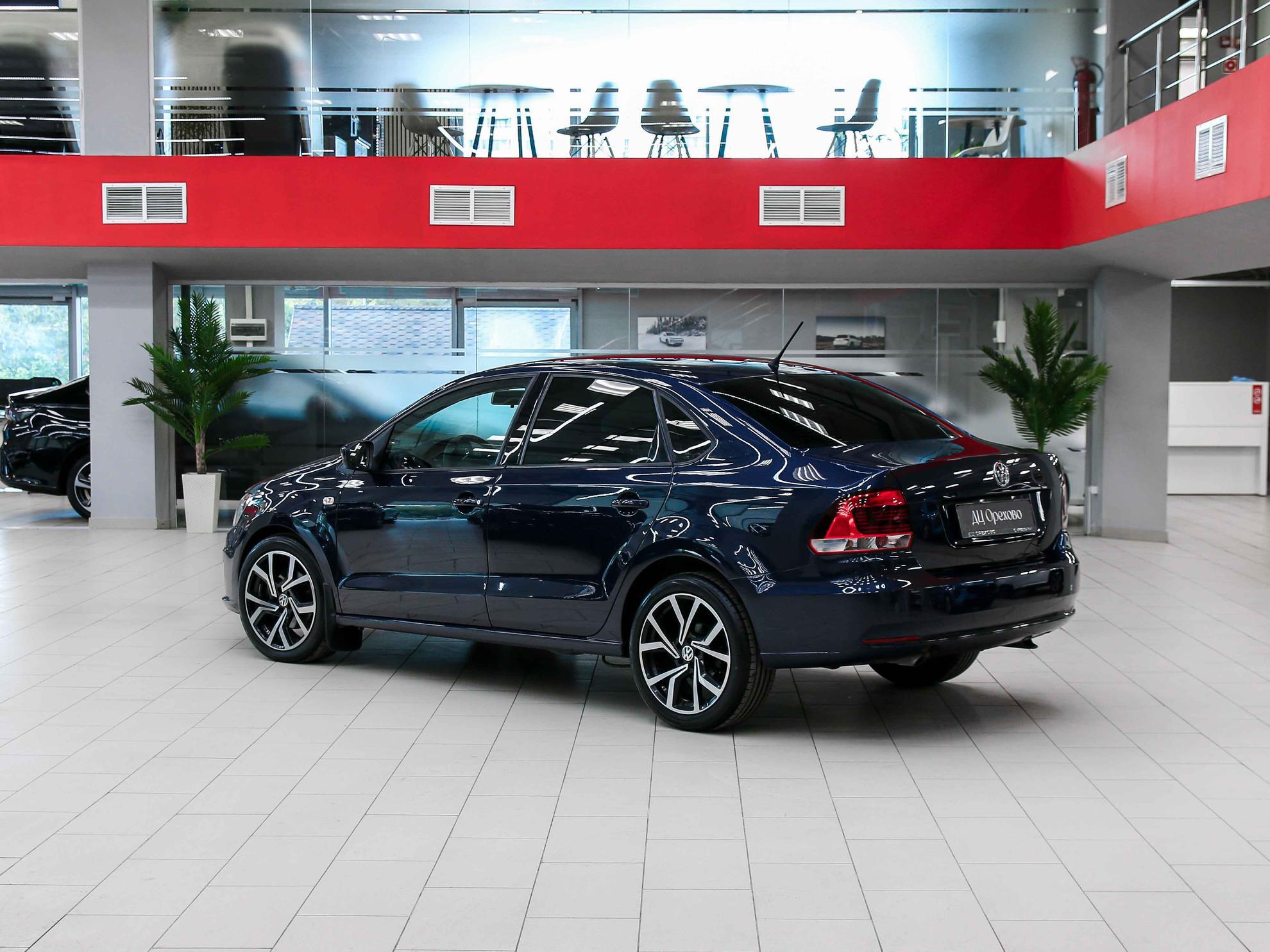 Volkswagen Polo 2016, синий, ДЦ Орехово