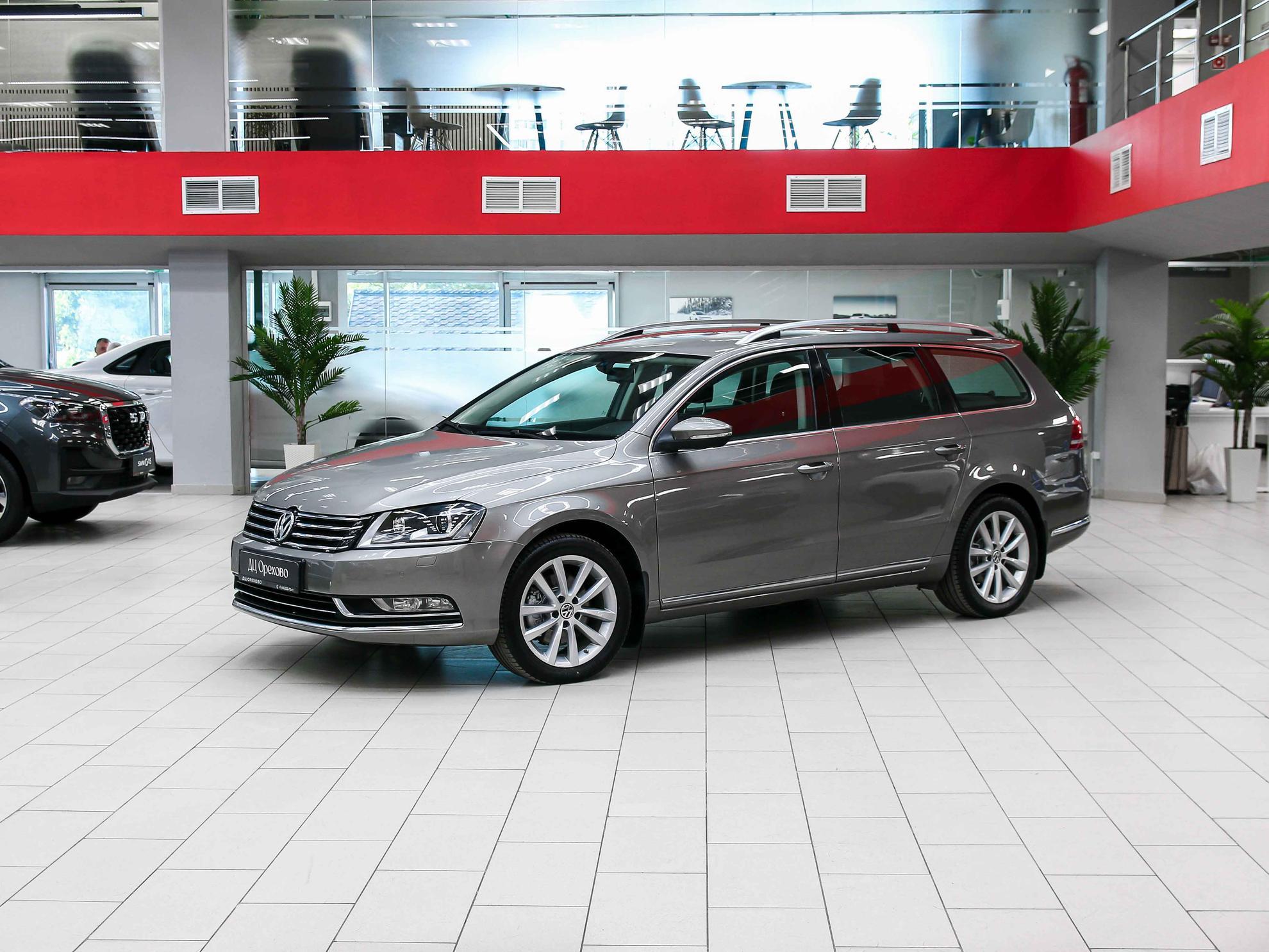 Volkswagen Passat 2012, бежевый, ДЦ Орехово