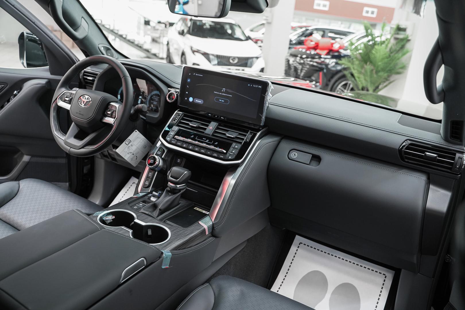 Toyota Land Cruiser 2025, черный, ДЦ Орехово