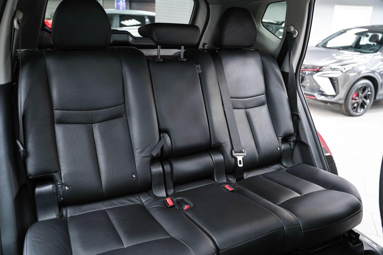 Nissan X-Trail 2016, зеленый, ДЦ Орехово