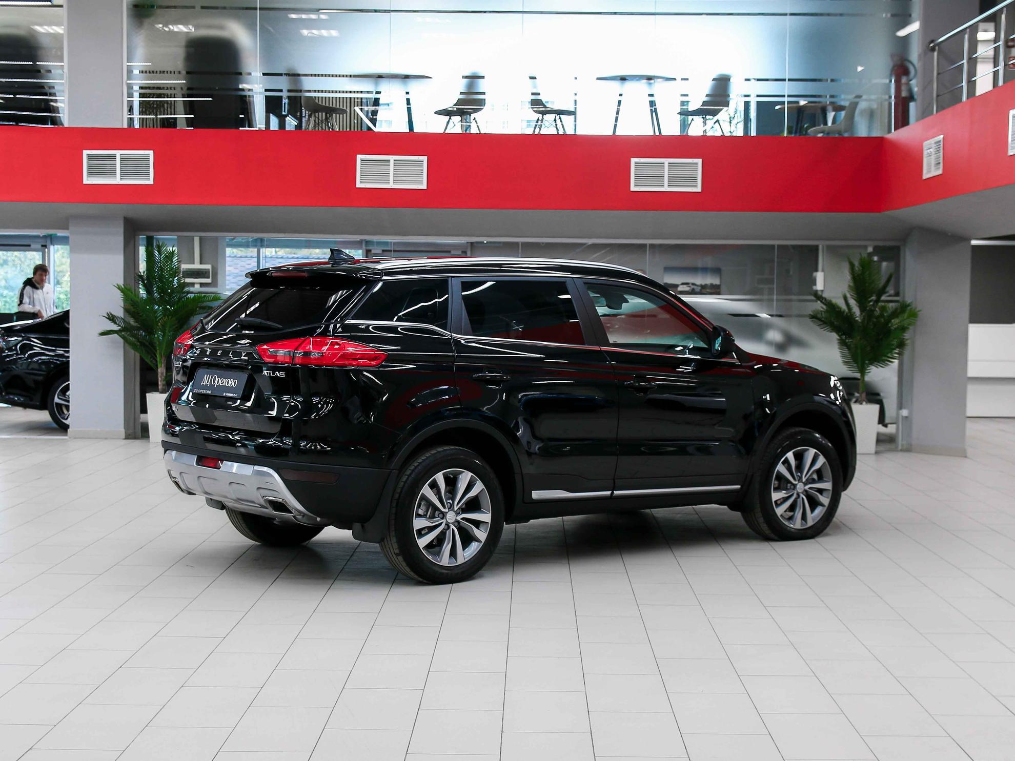 Geely Atlas 2020, черный, ДЦ Орехово