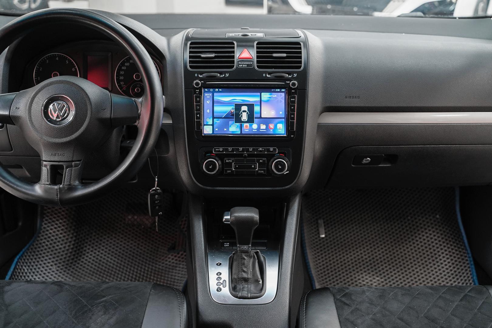 Volkswagen Jetta 2010, синий, ДЦ Орехово
