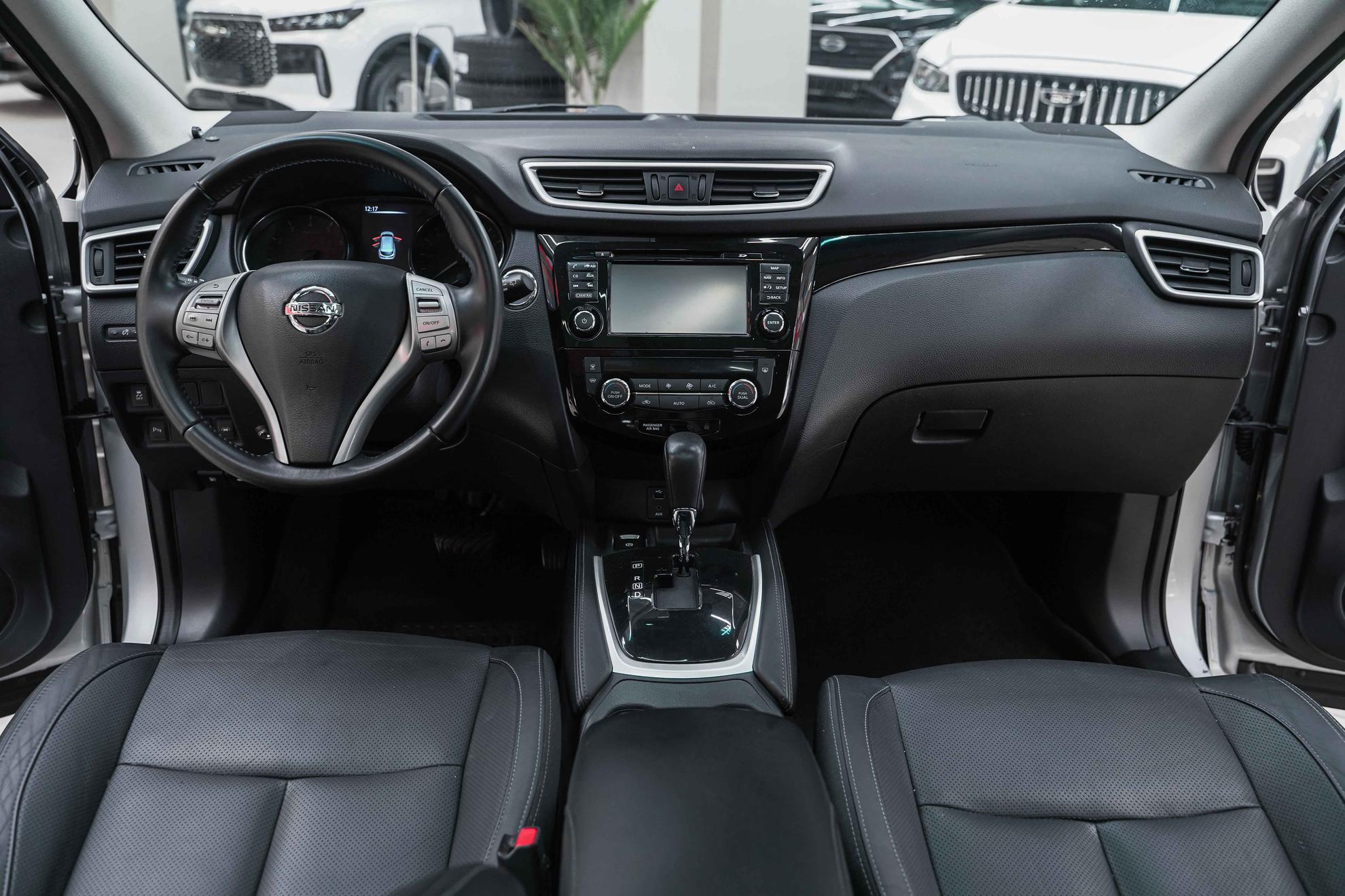 Nissan Qashqai 2015, серебряный, ДЦ Орехово
