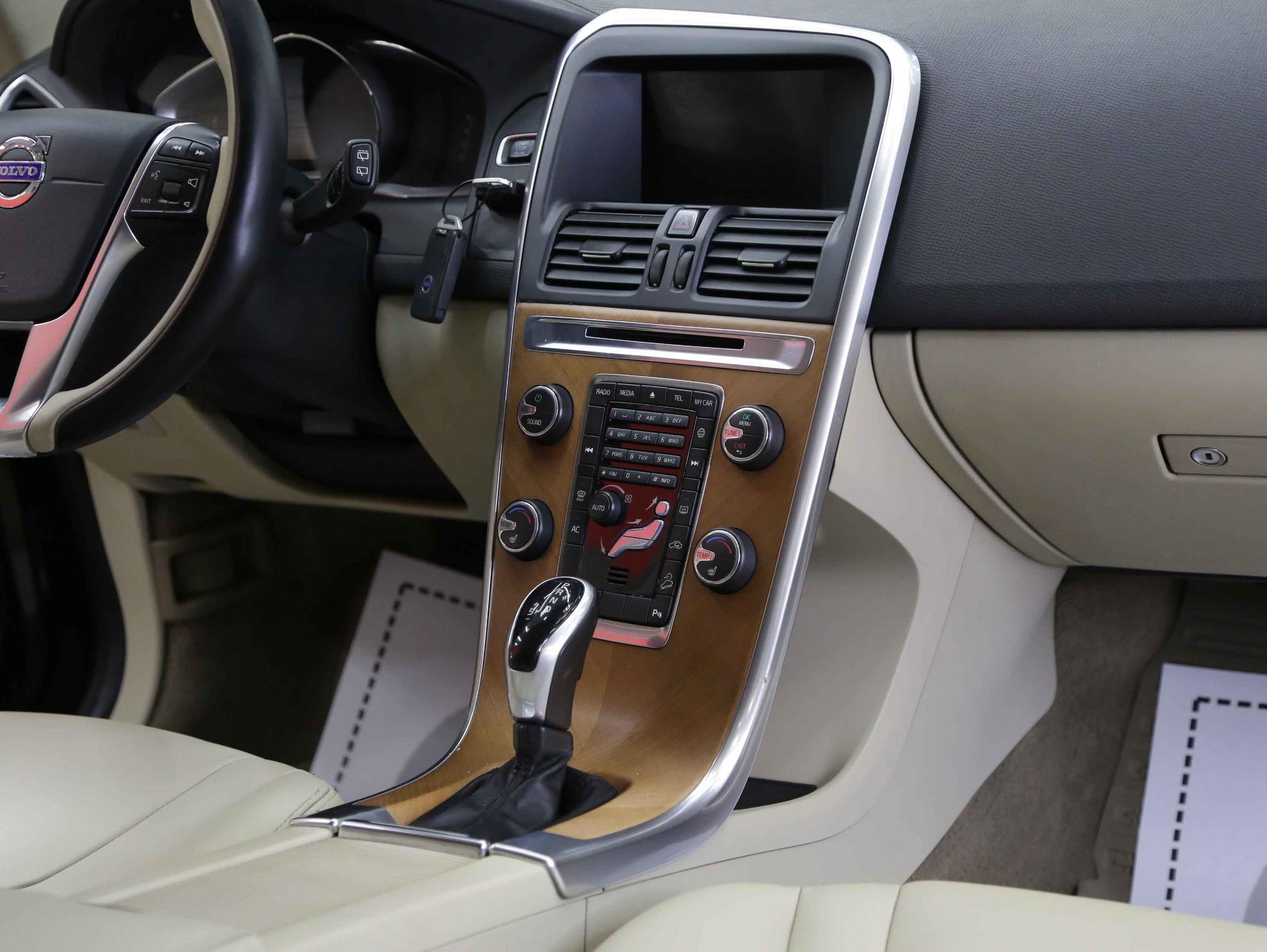Volvo XC60 2013, коричневый, ДЦ Орехово