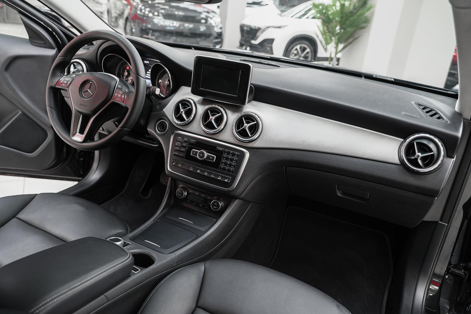 Mercedes-Benz GLA 2015, черный, ДЦ Орехово
