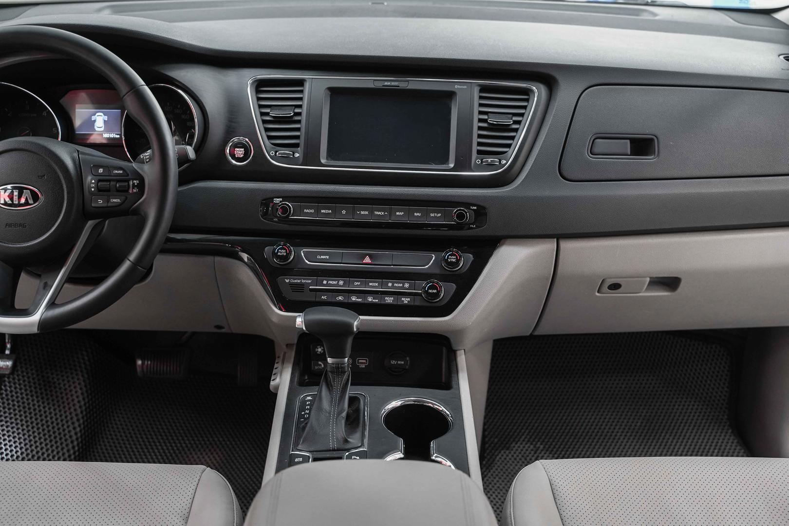 Kia Carnival 2019, белый, ДЦ Орехово