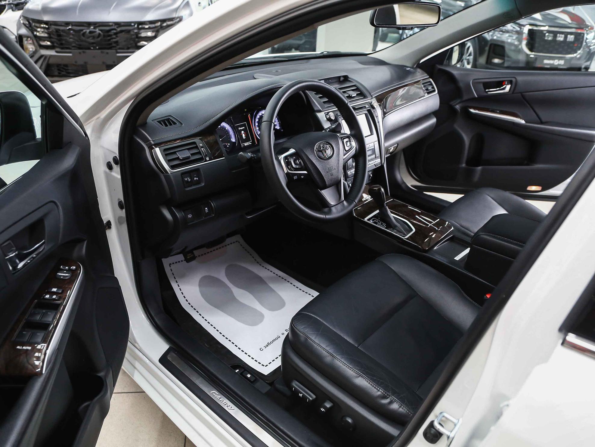 Toyota Camry 2016, белый, ДЦ Орехово