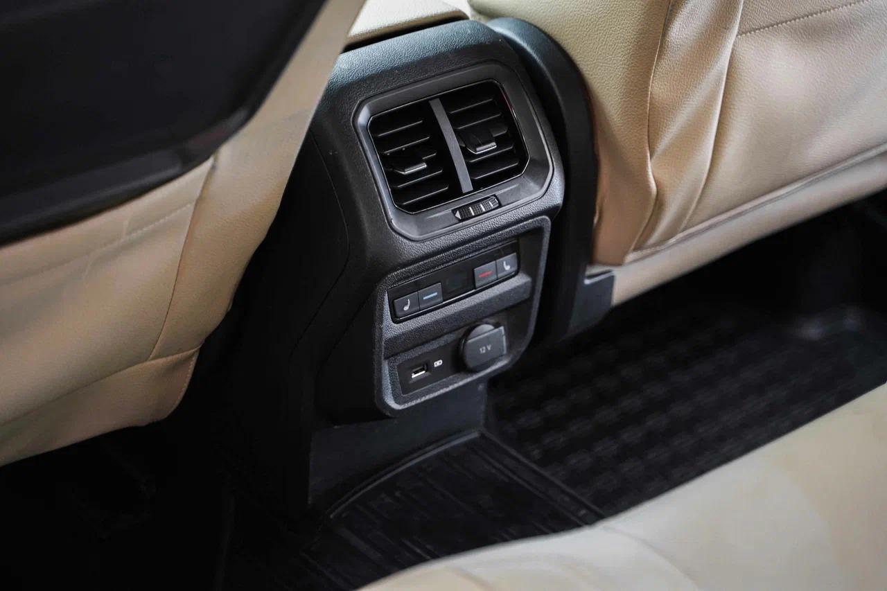 Volkswagen Tiguan 2017, серебряный, ДЦ Орехово