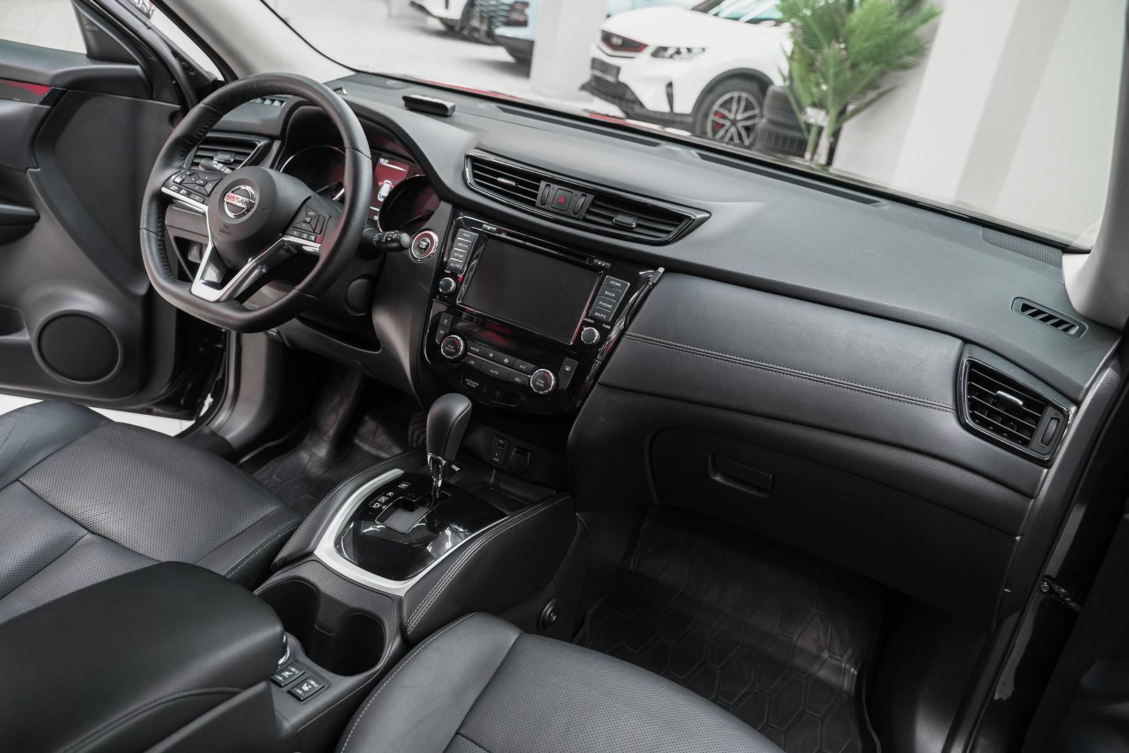 Nissan X-Trail 2018, зеленый, ДЦ Орехово