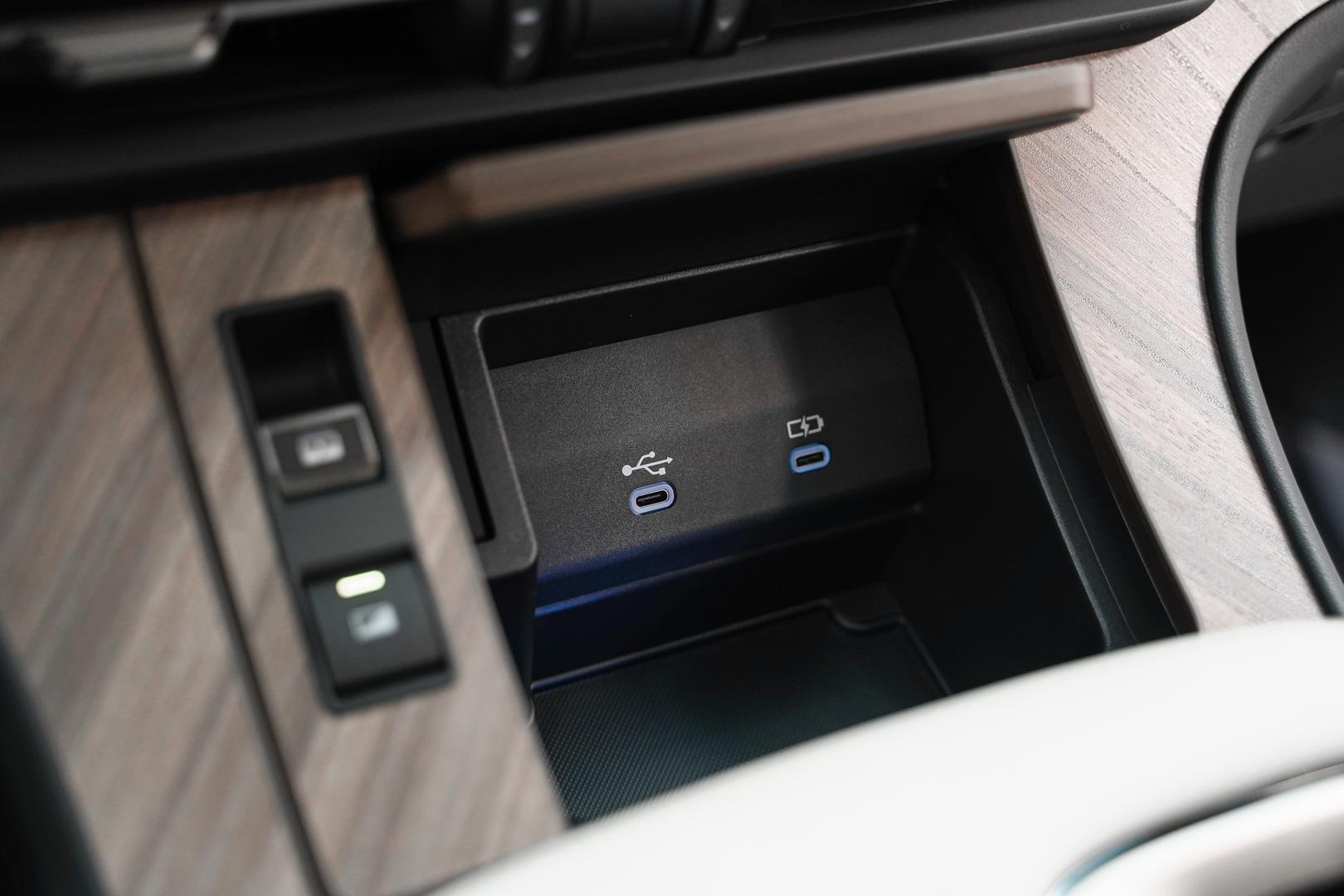 Lexus LM 2026, черный, ДЦ Орехово