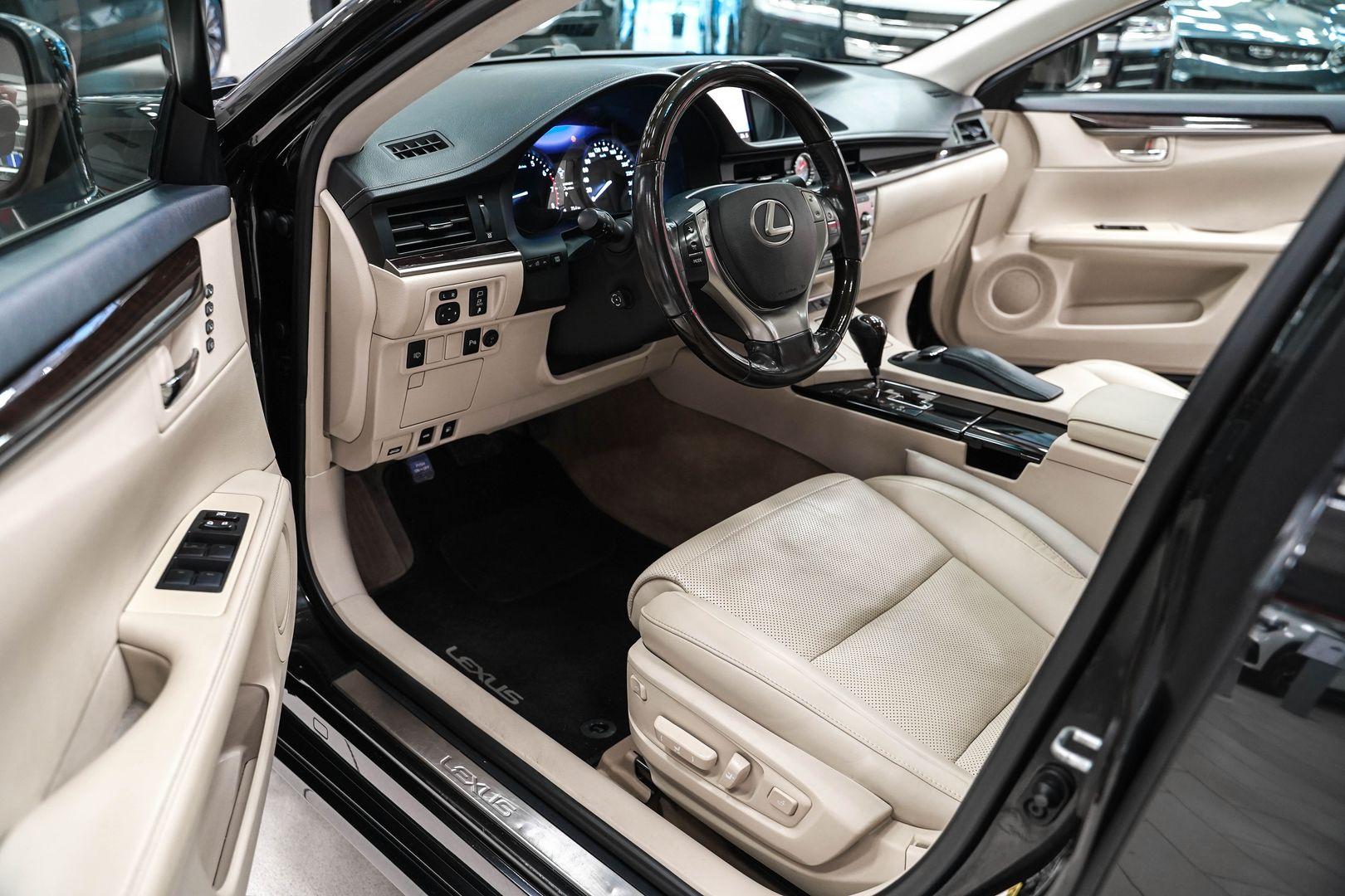 Lexus ES 2014, черный, ДЦ Орехово
