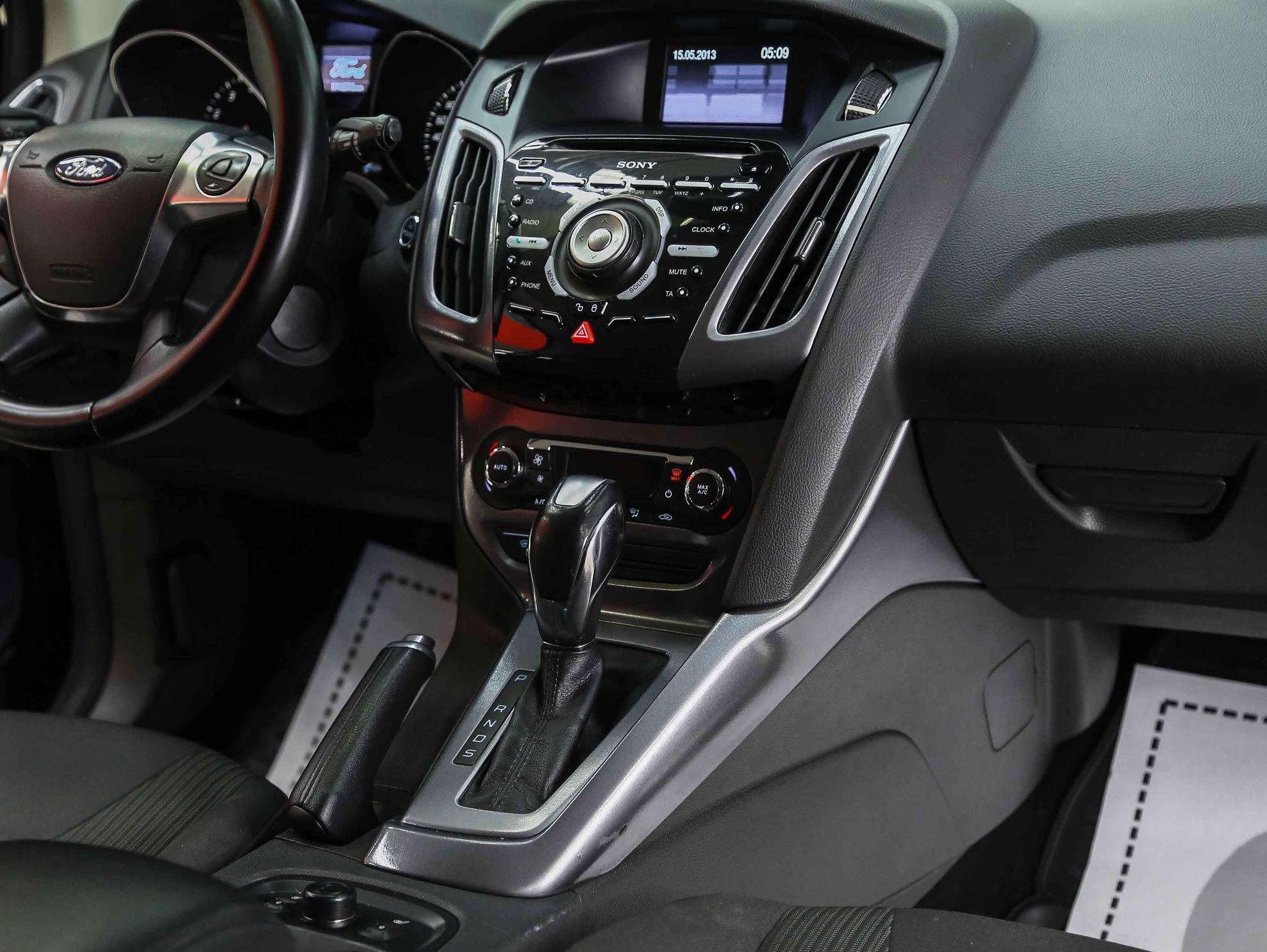 Ford Focus 2013, синий, ДЦ Орехово