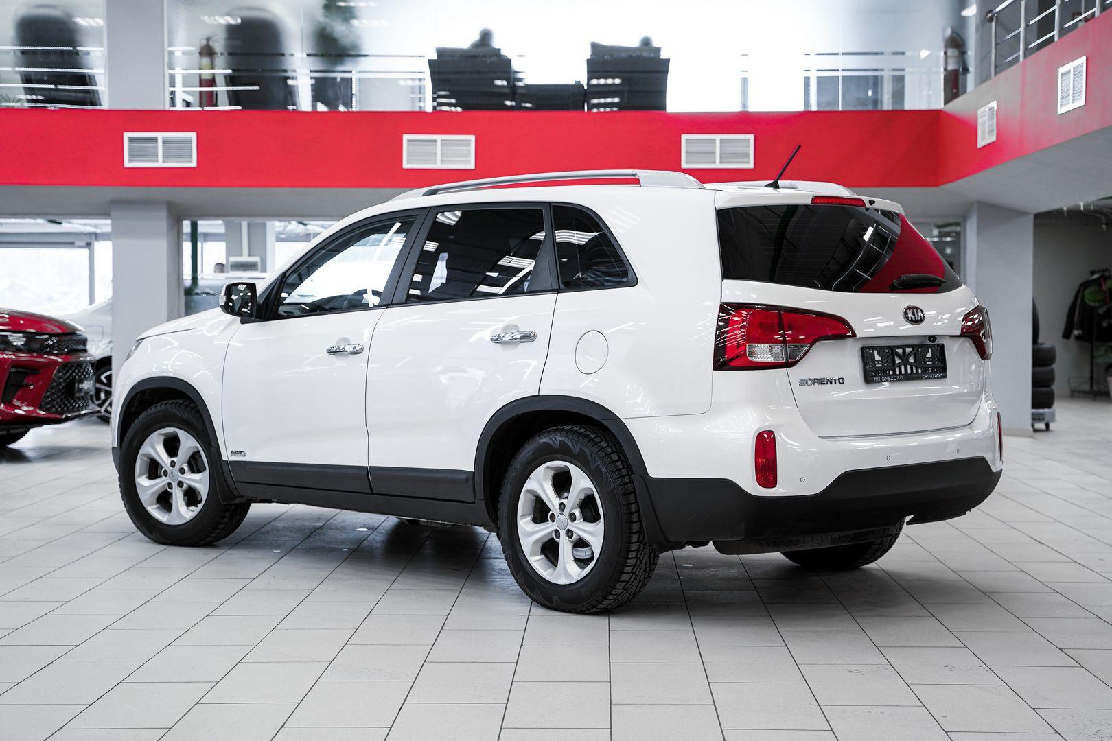 Kia Sorento 2013, белый, ДЦ Орехово