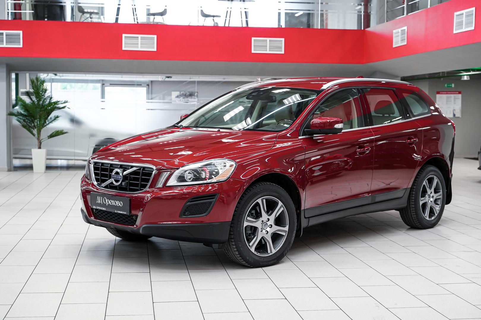Volvo XC60 2011, красный, ДЦ Орехово
