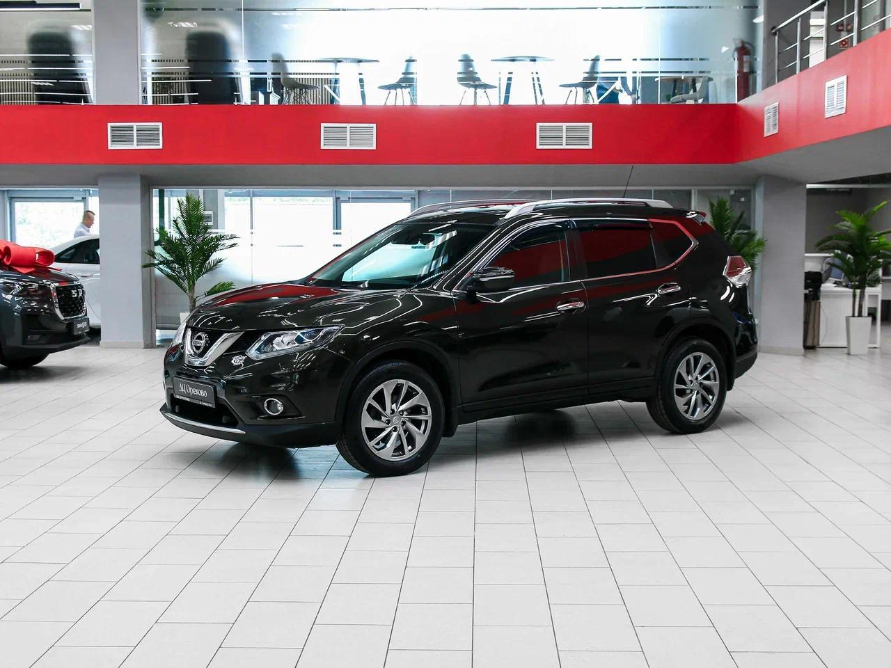 Nissan X-Trail 2015, зеленый, ДЦ Орехово
