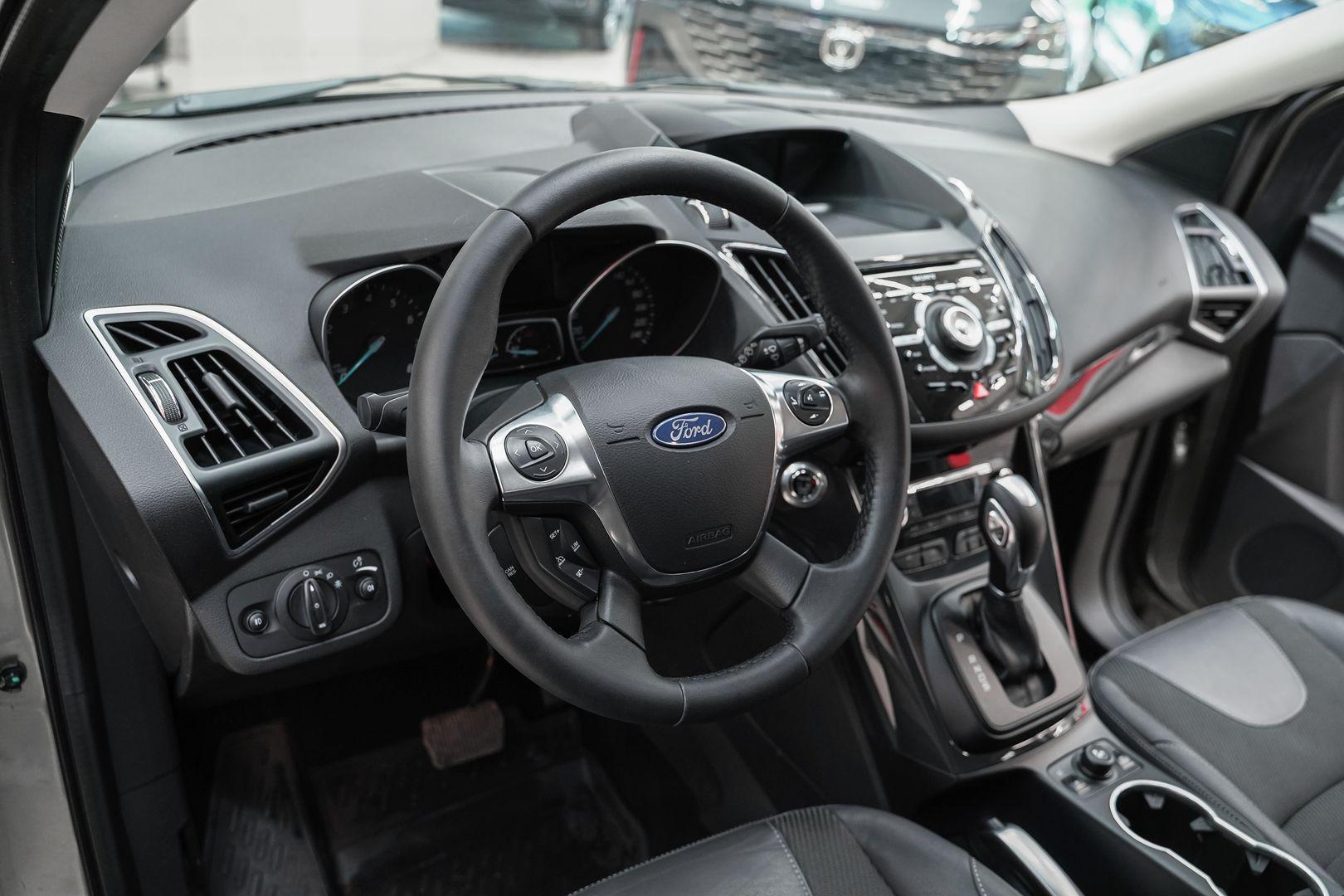 Ford Kuga 2014, серый, ДЦ Орехово
