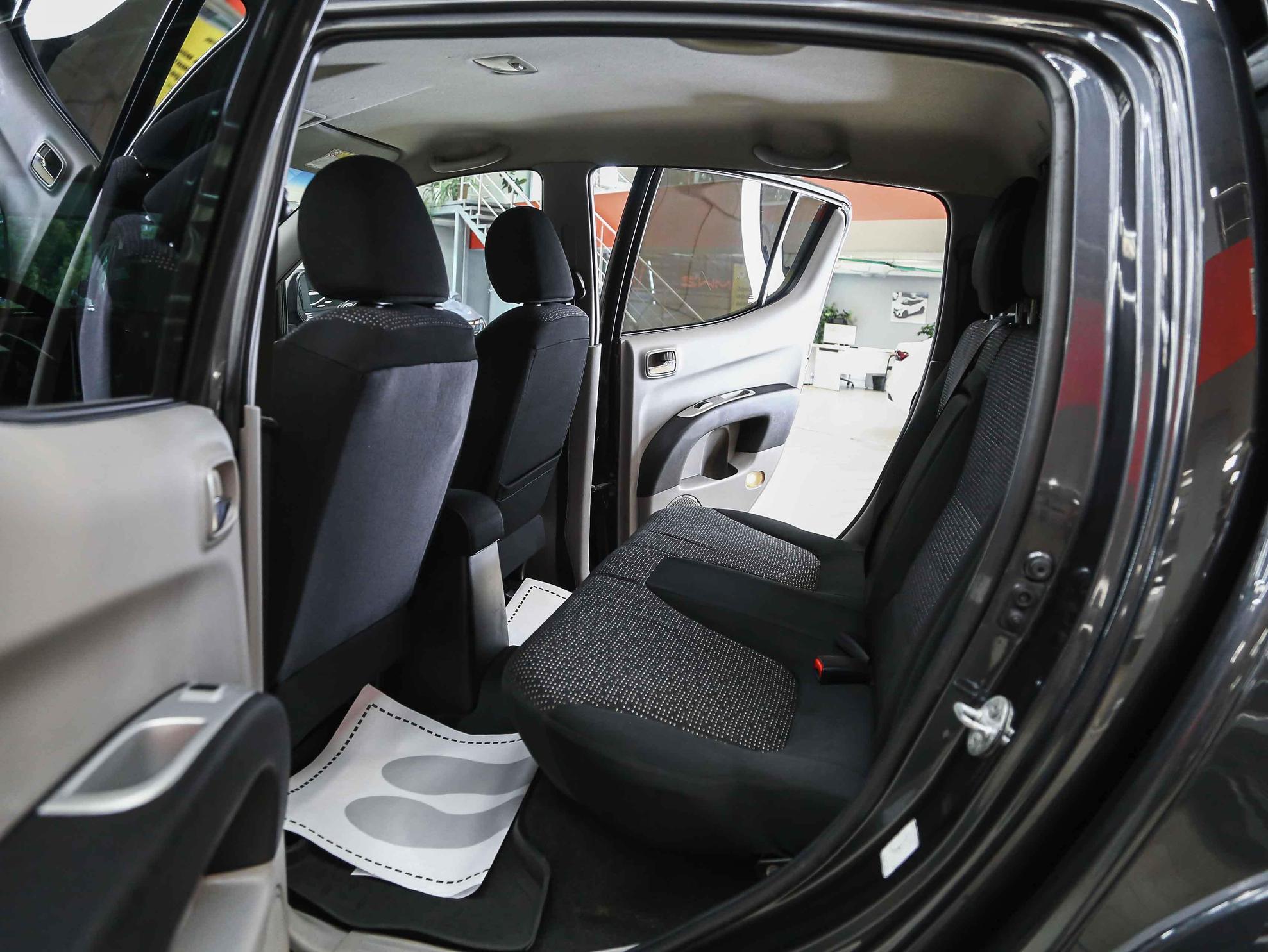 Mitsubishi L200 2011, черный, ДЦ Орехово