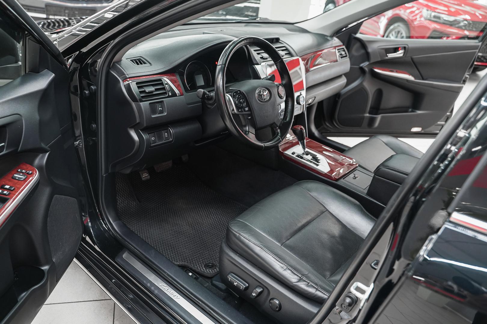 Toyota Camry 2014, черный, ДЦ Орехово