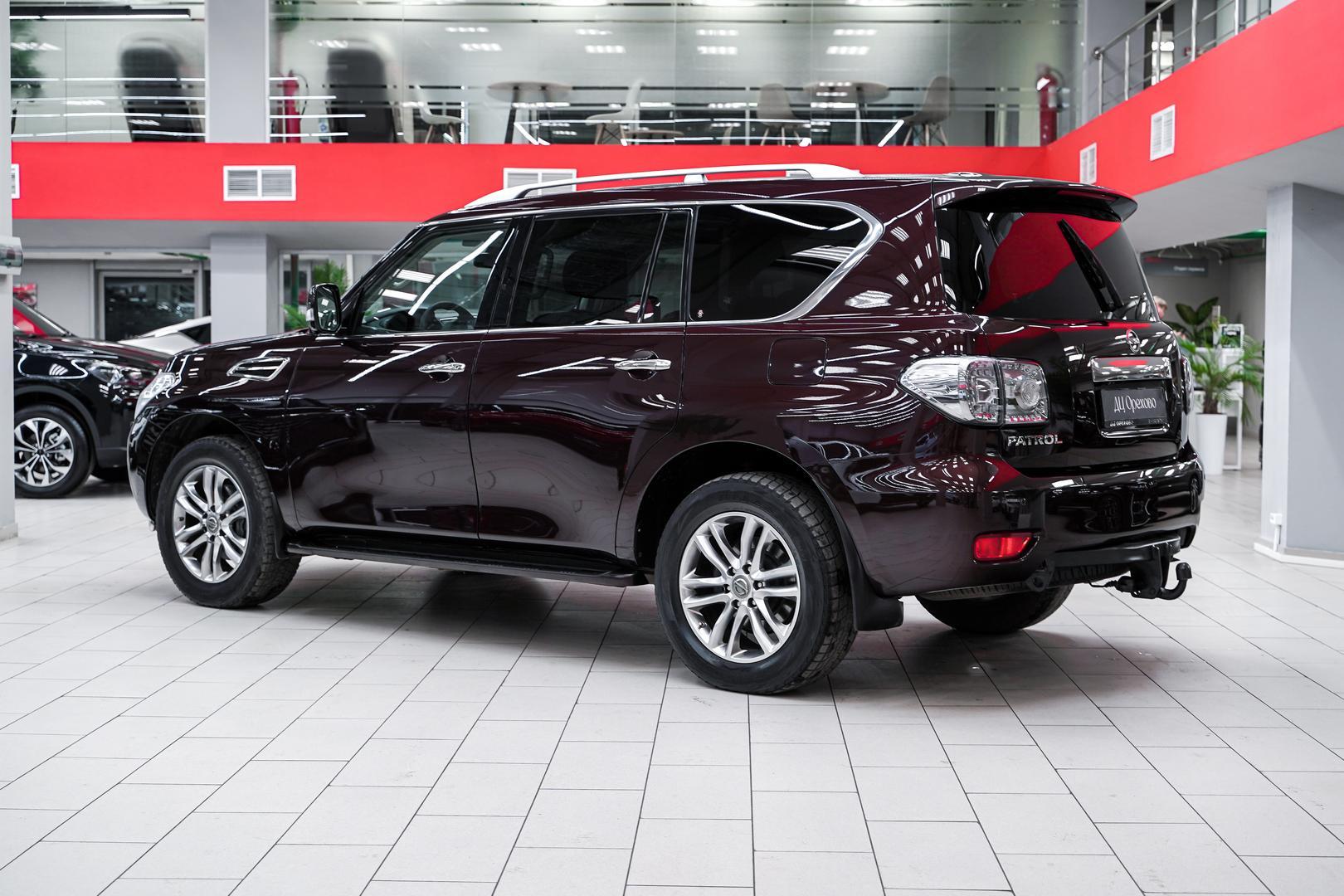 Nissan Patrol 2013, красный, ДЦ Орехово