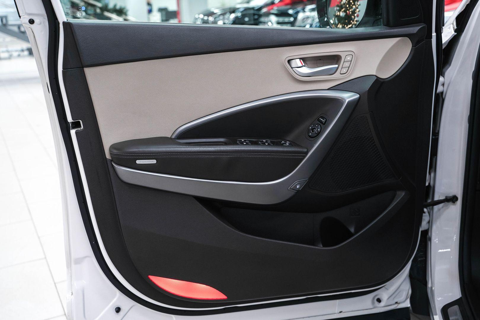 Hyundai Santa Fe 2013, белый, ДЦ Орехово