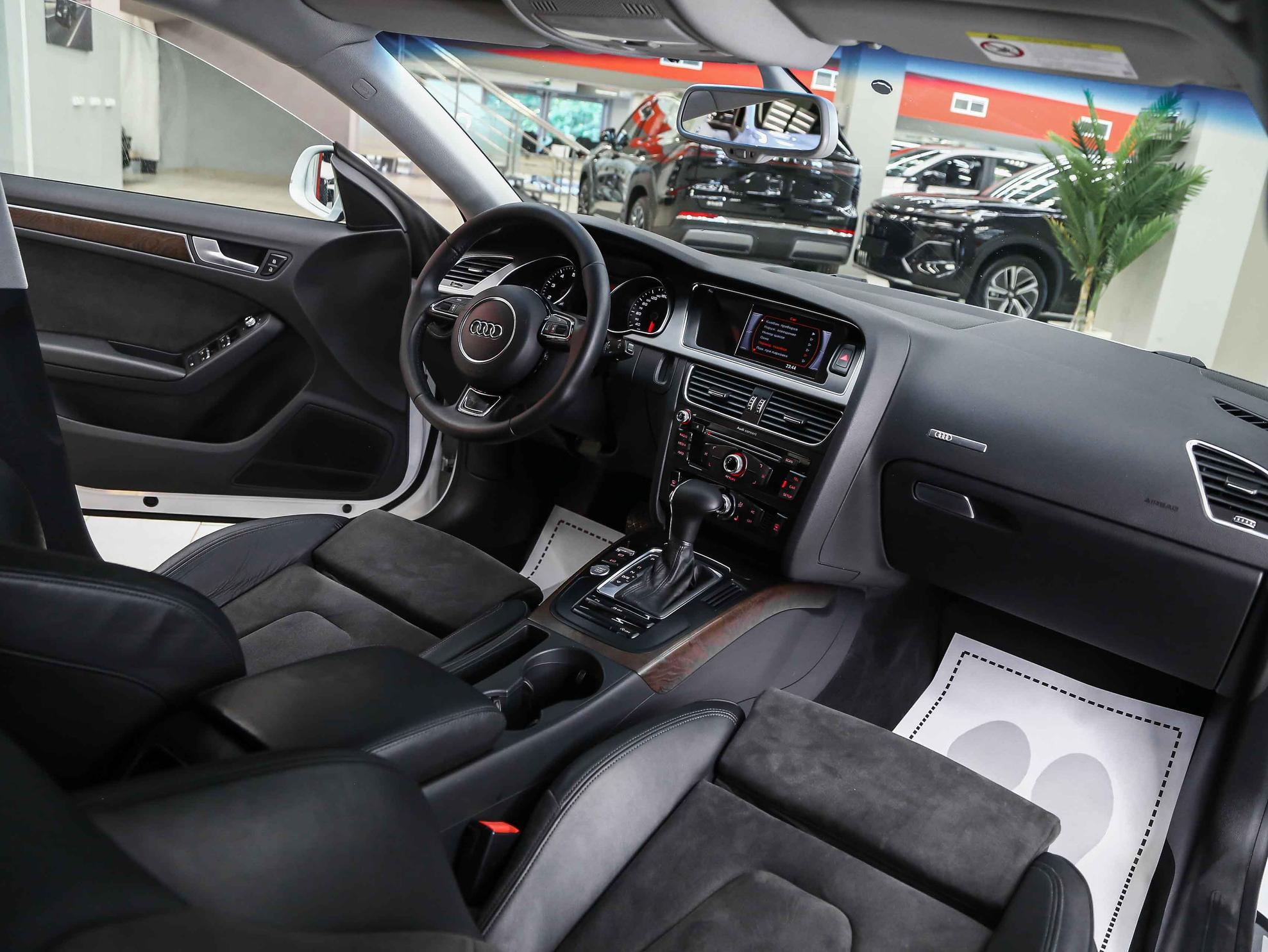 Audi A5 2013, белый, ДЦ Орехово