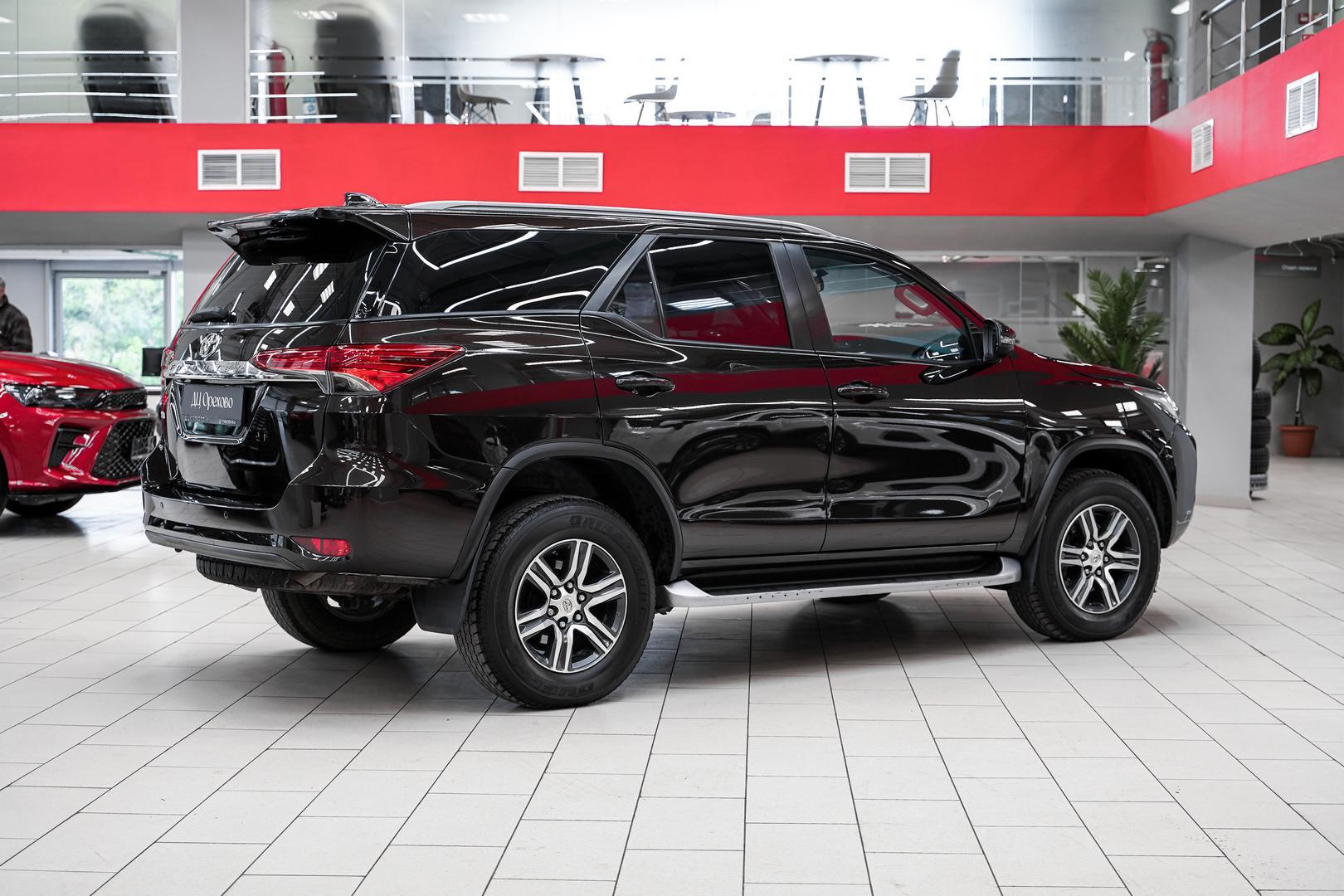 Toyota Fortuner 2017, коричневый, ДЦ Орехово