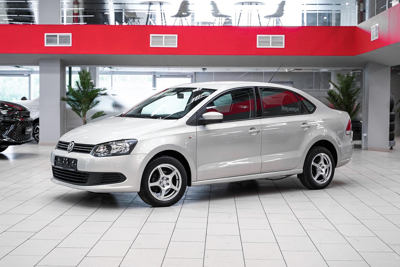 Volkswagen Polo 2012, серебряный, ДЦ Орехово