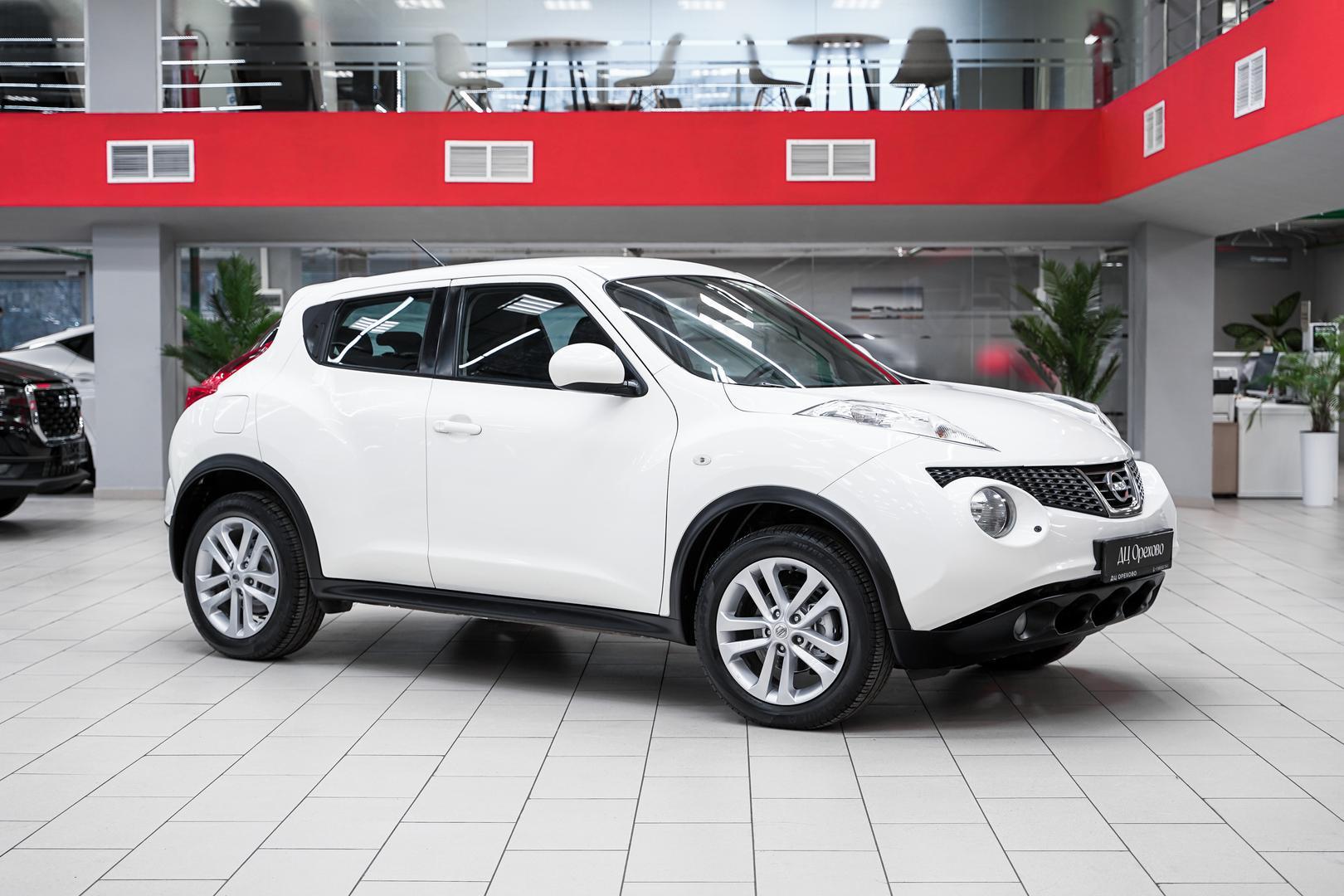Nissan Juke 2013, белый, ДЦ Орехово