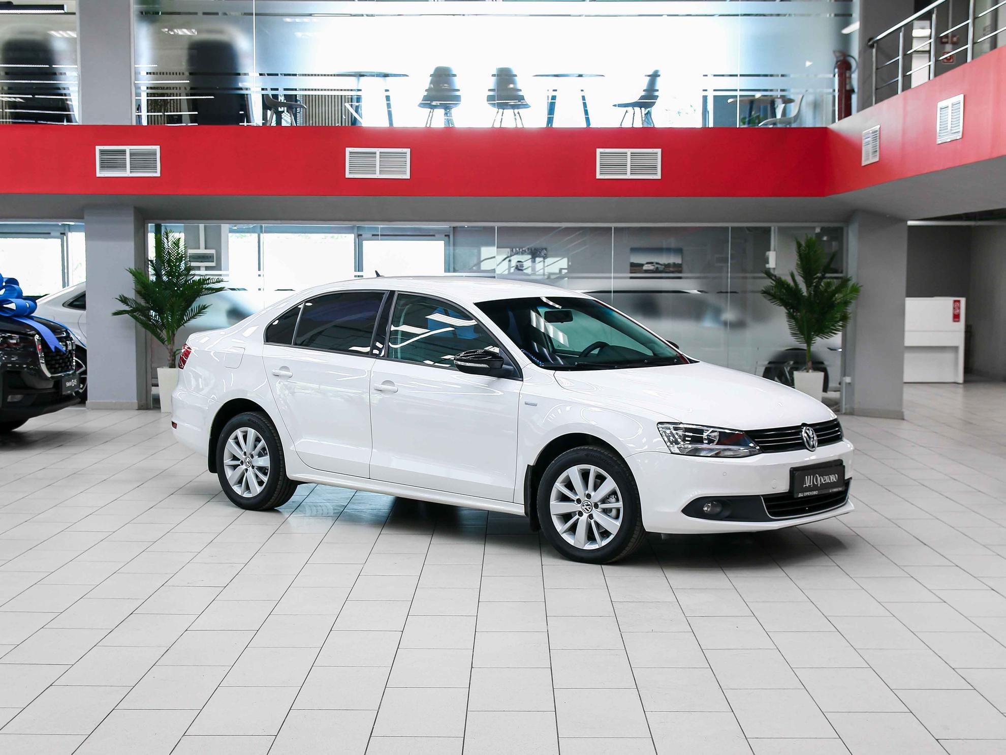 Volkswagen Jetta 2013, белый, ДЦ Орехово