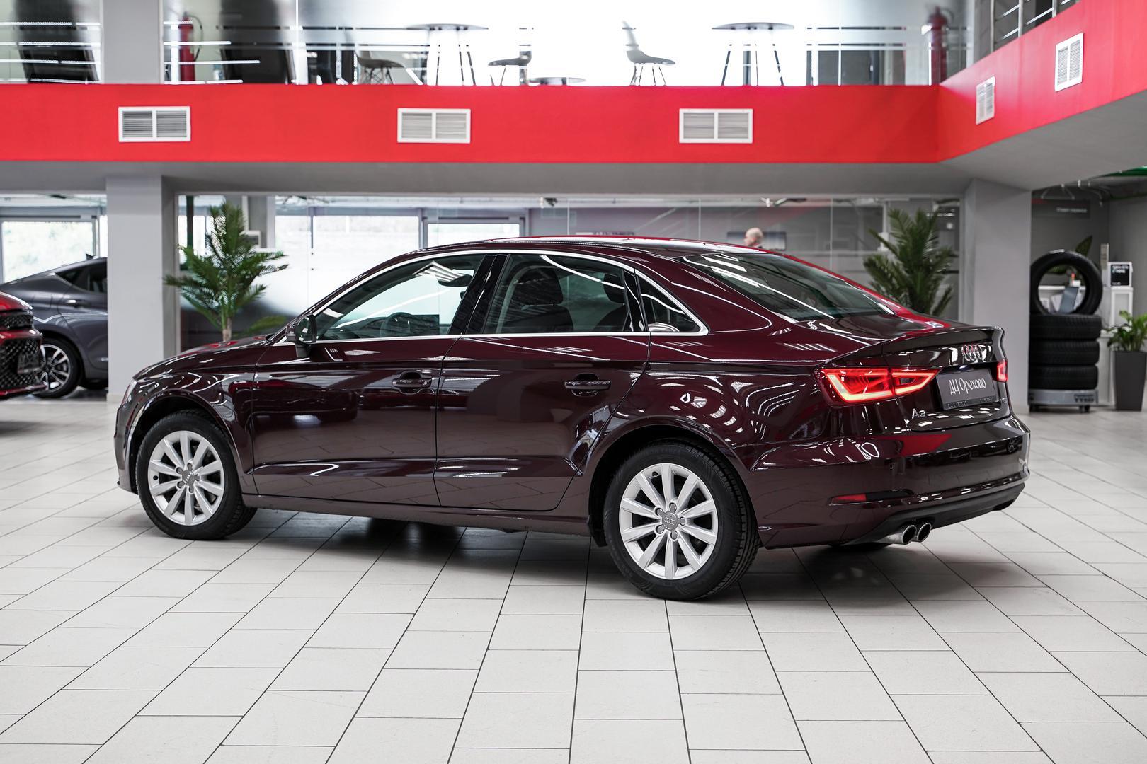 Audi A3 2013, красный, ДЦ Орехово