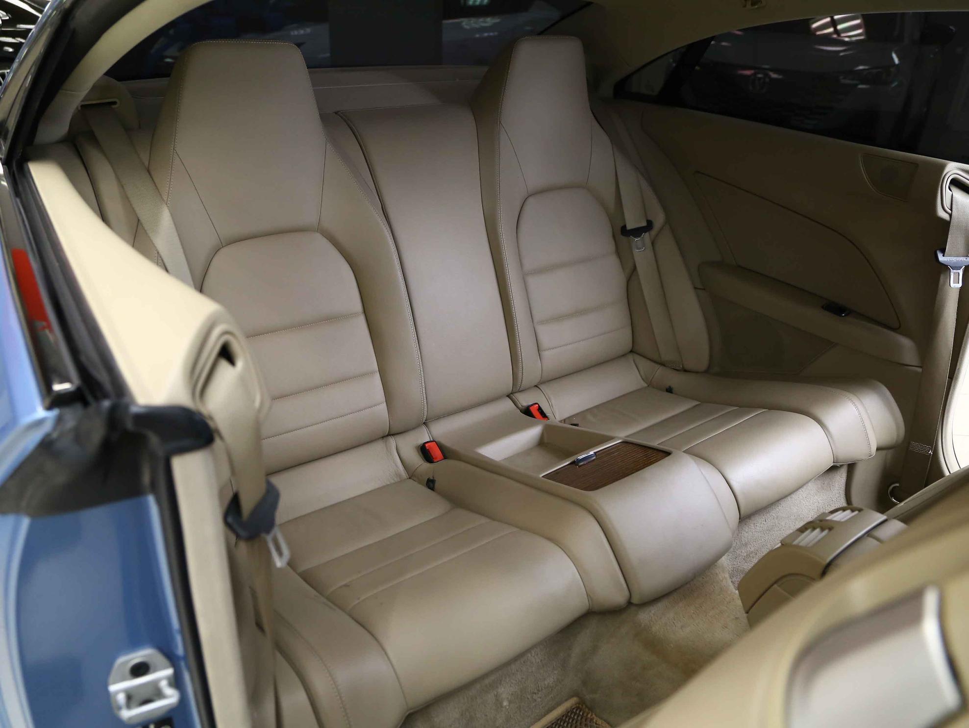 Mercedes-Benz E-Класс 2011, голубой, ДЦ Орехово