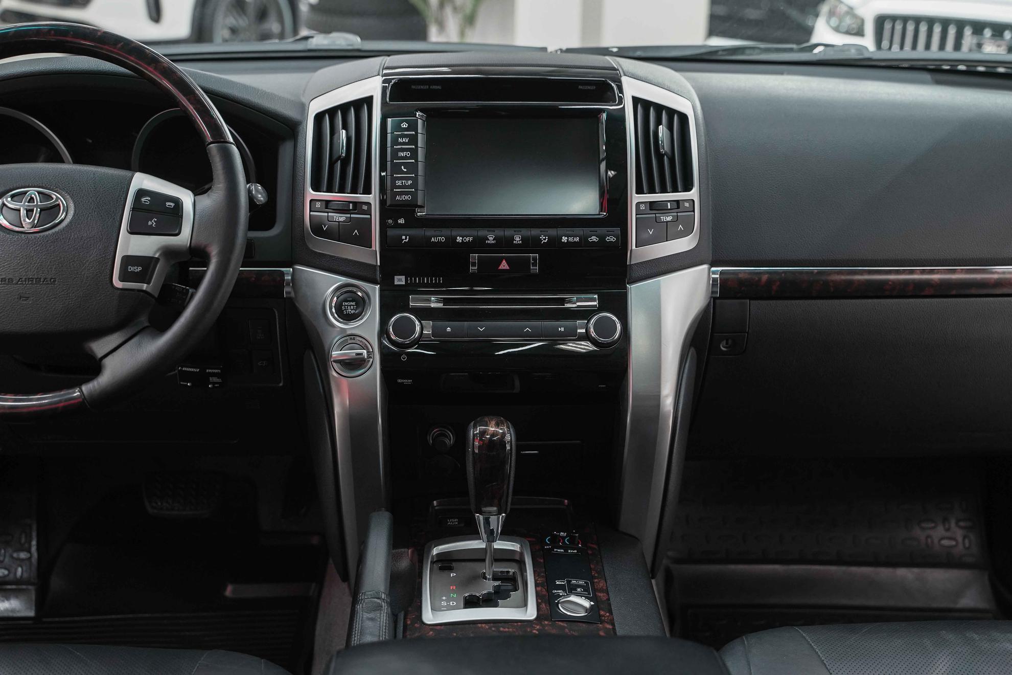 Toyota Land Cruiser 2014, черный, ДЦ Орехово